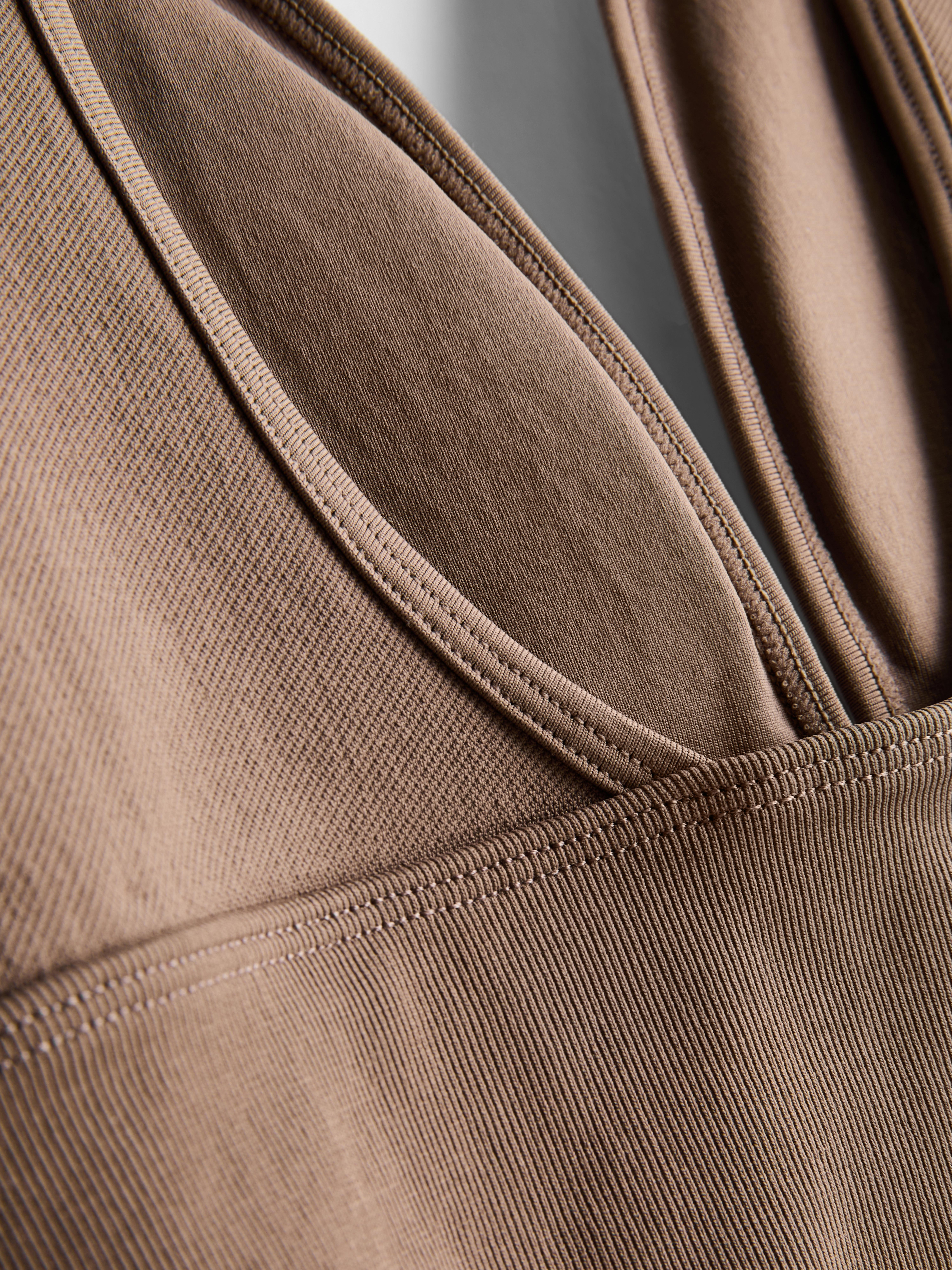 Women's Stone Rita Ora V-Neck Seamless Crop Top