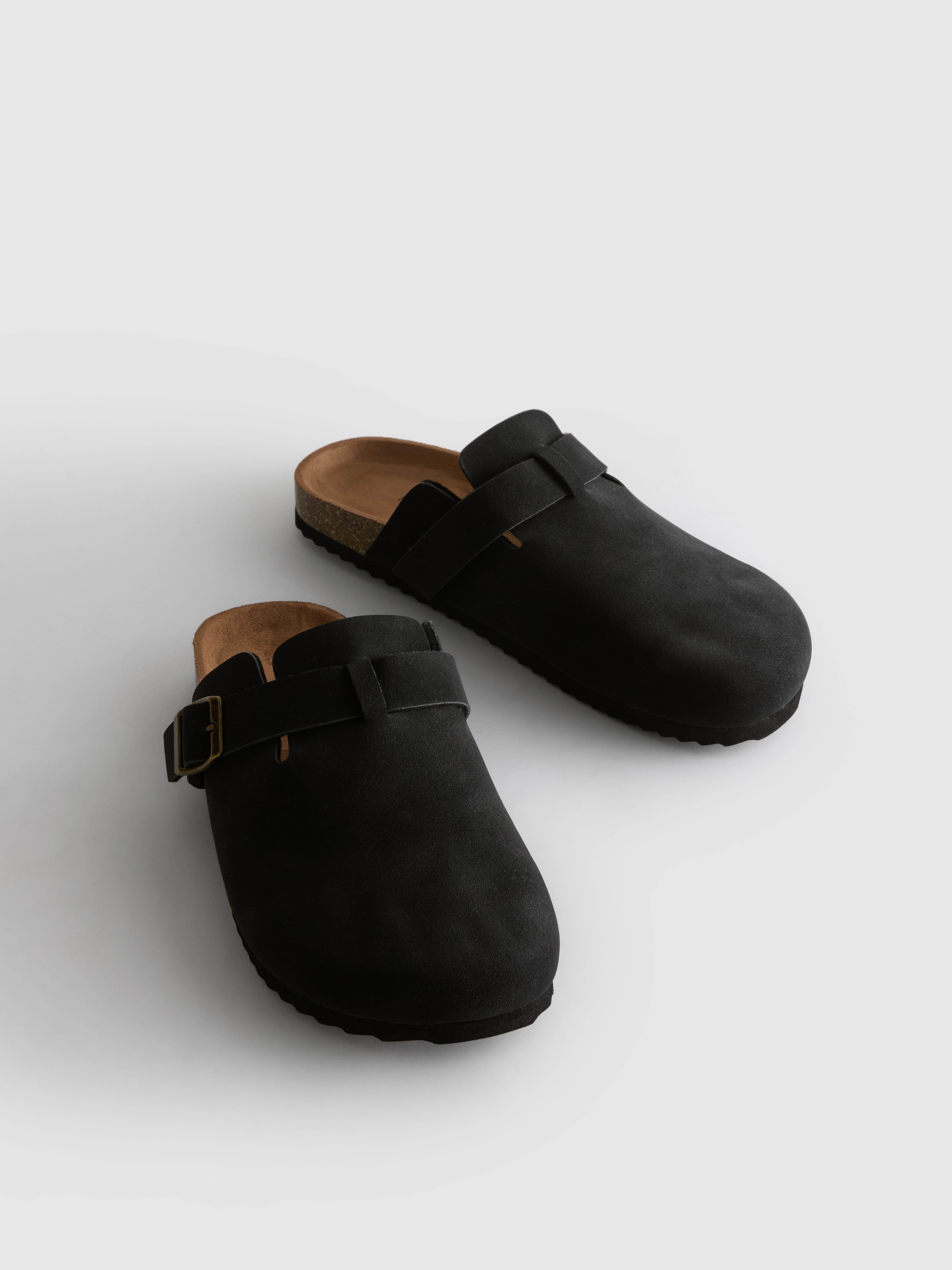 Men's Black Closed Toe Mule Slippers