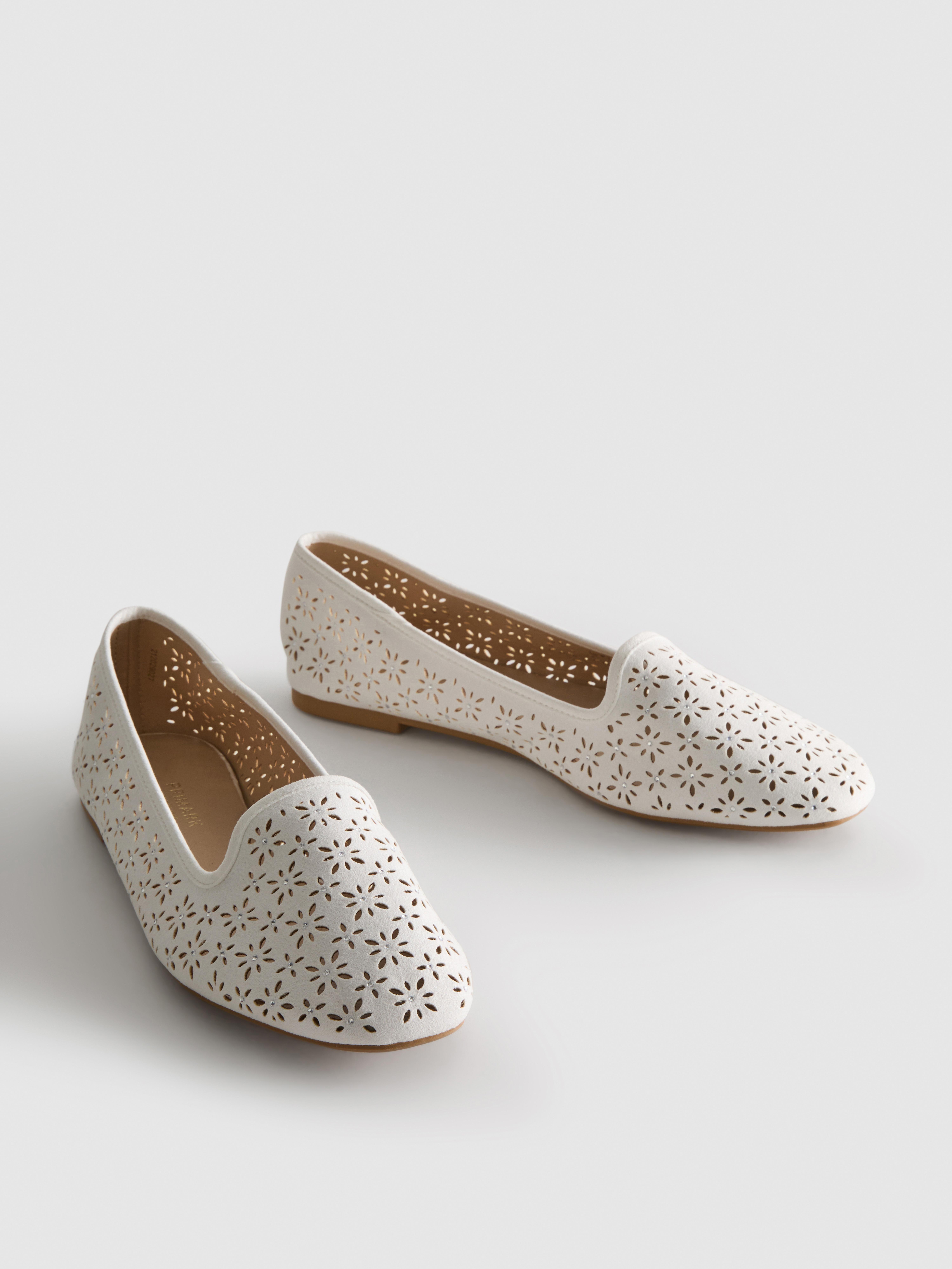 Balerinki z wycięciem