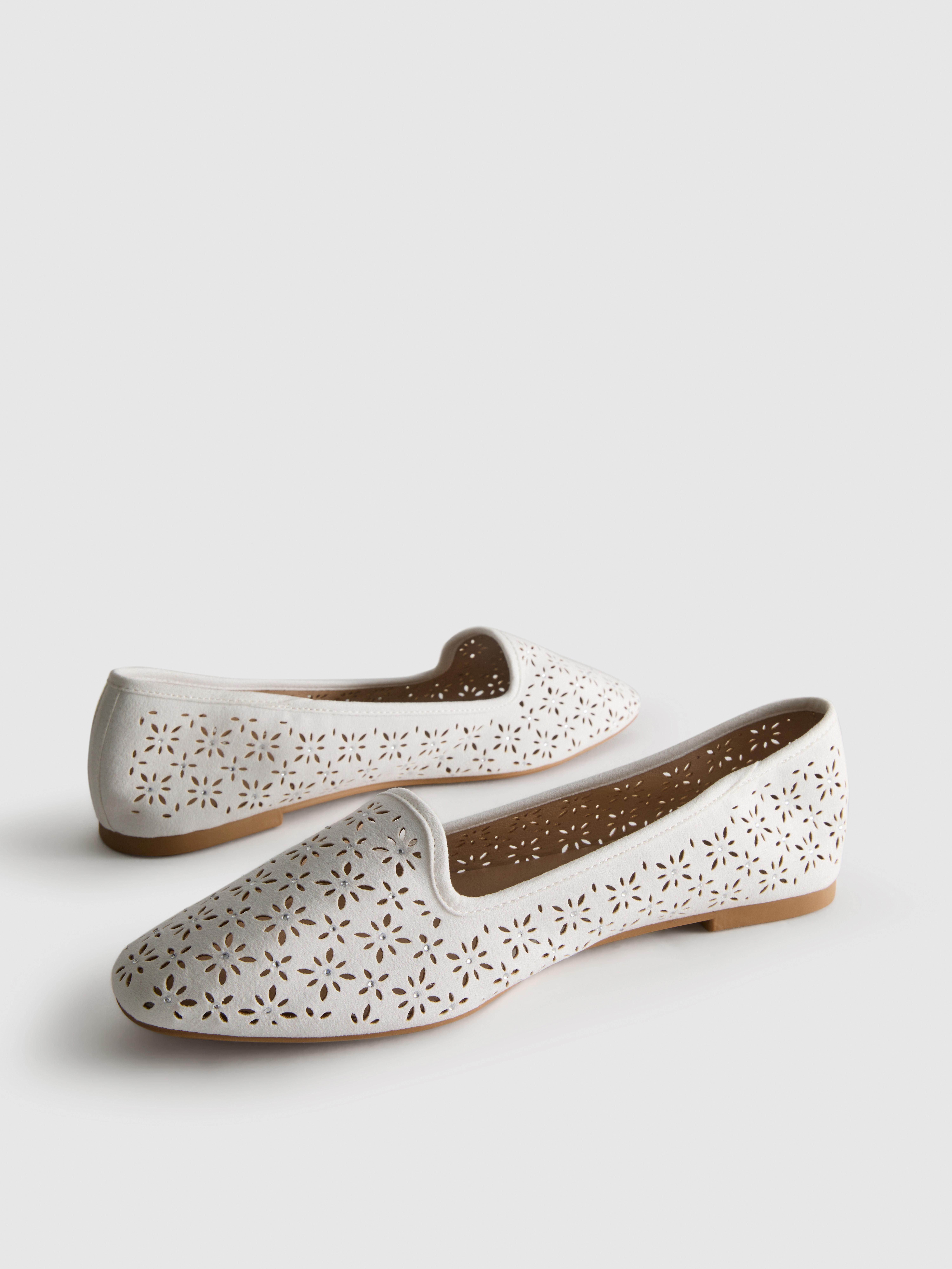 Balerinki z wycięciem