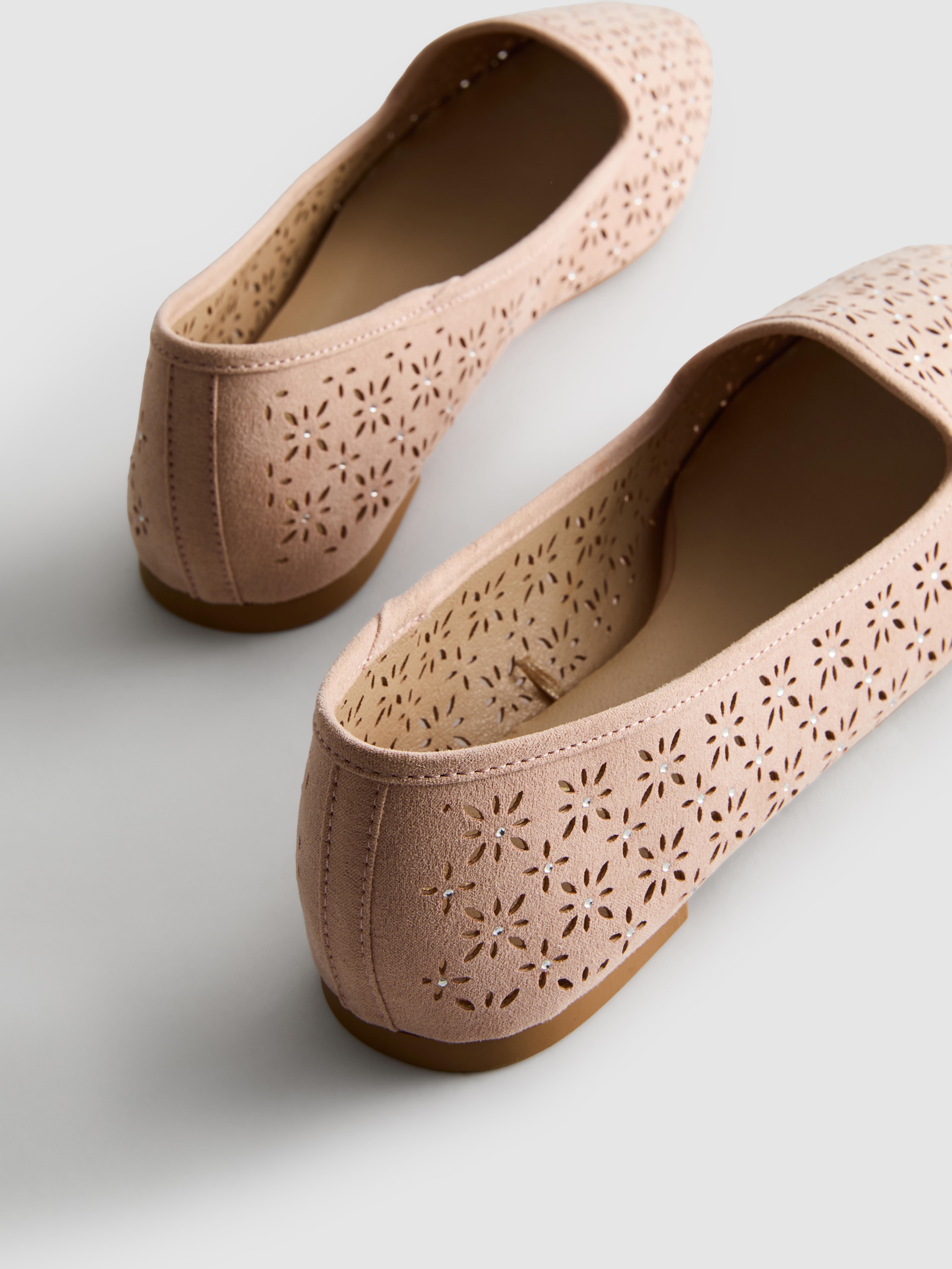 Baleríny s průstřihem bez podpatku