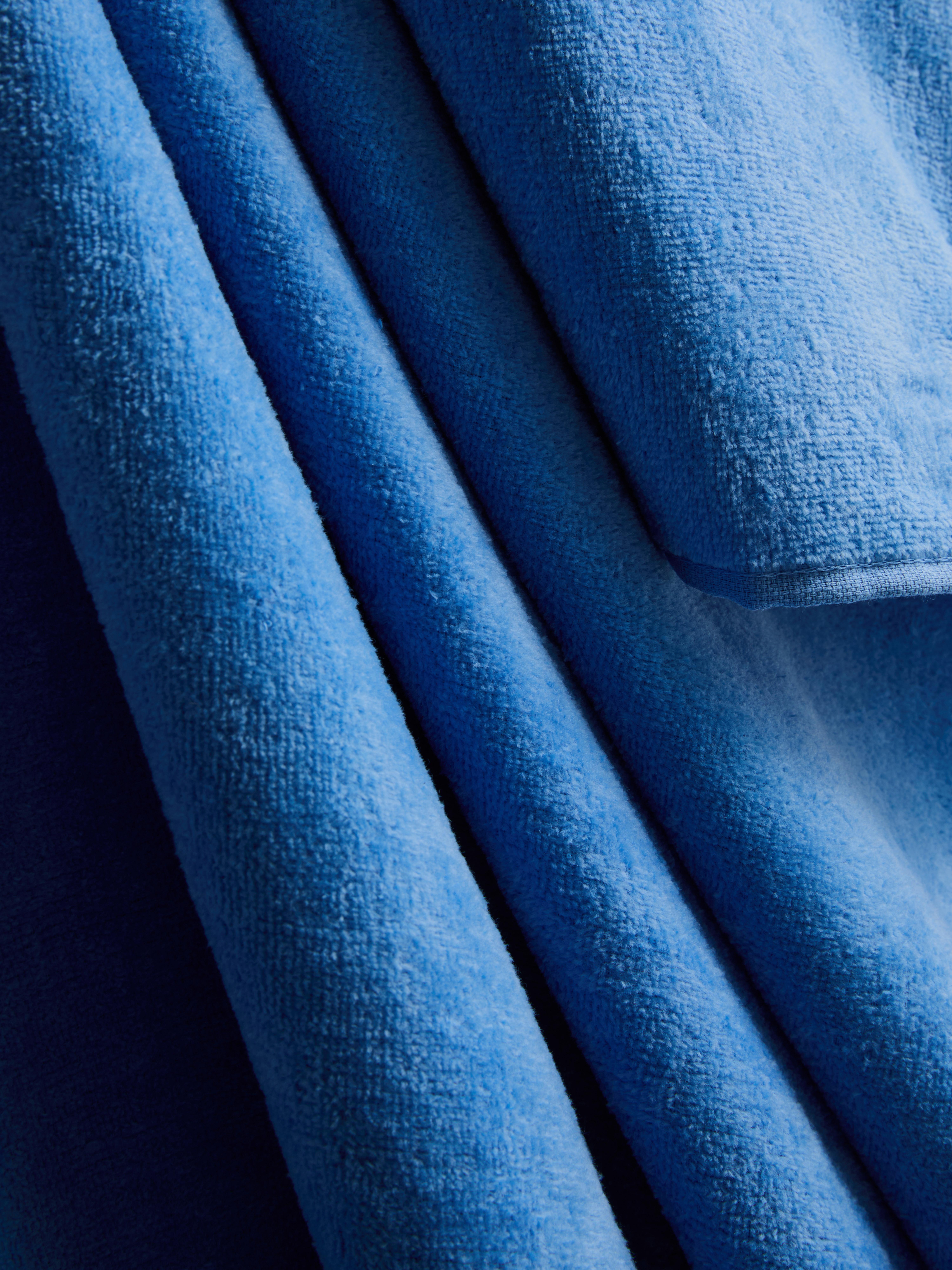 Osnovna brisača za plažo