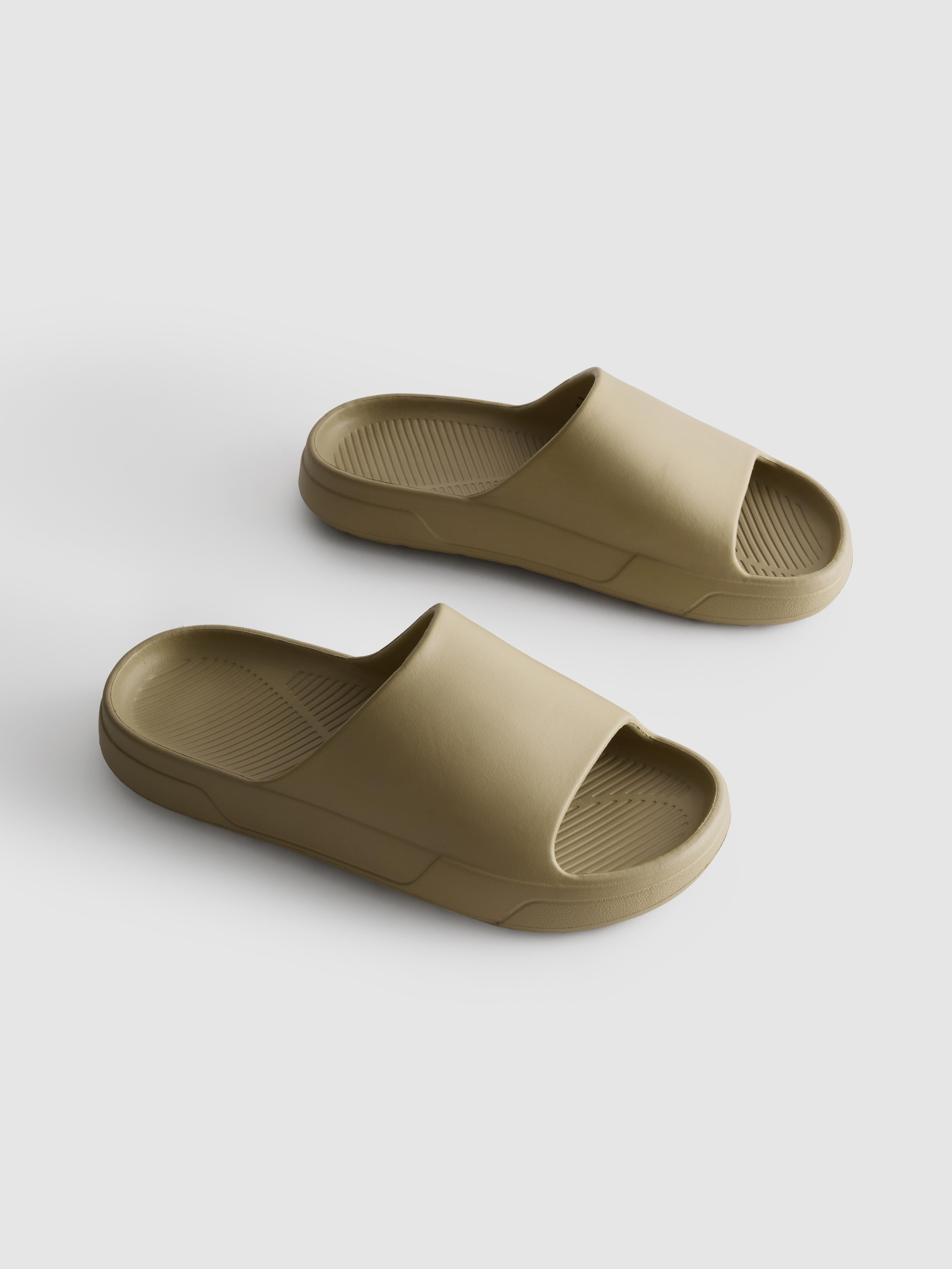 Kapcie na grubej podeszwie