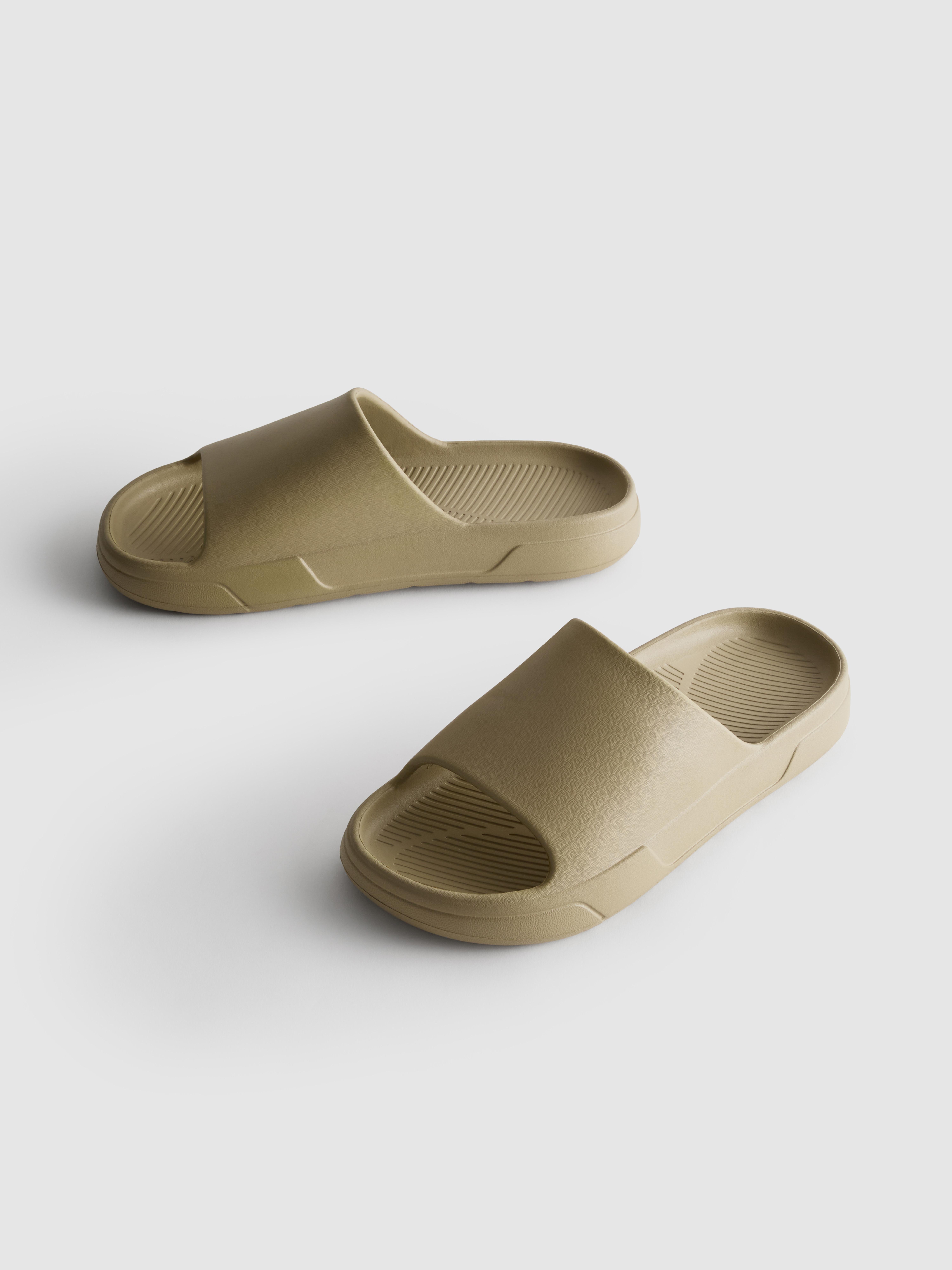 Kapcie na grubej podeszwie