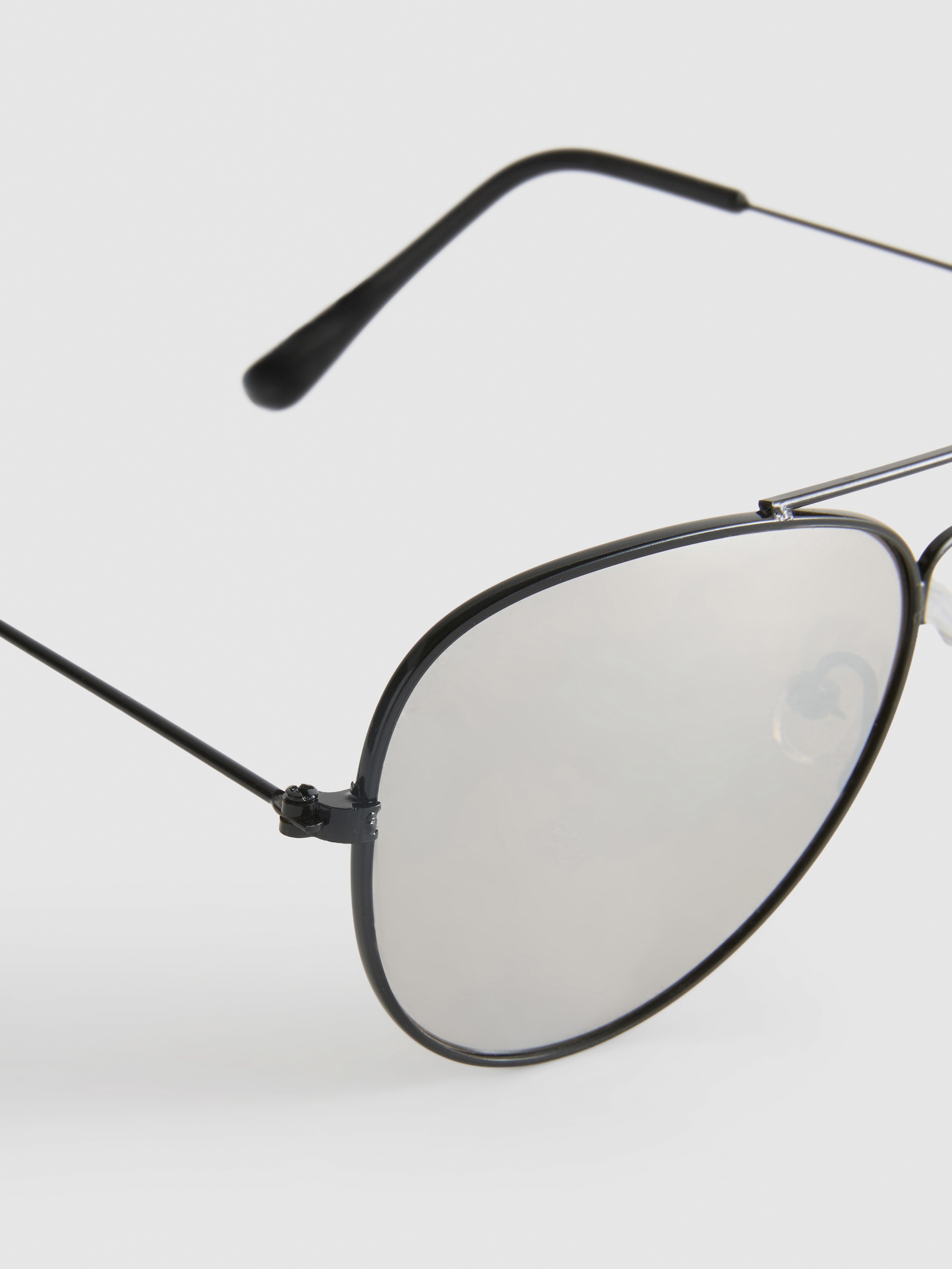 Ochelari de soare în stil aviator