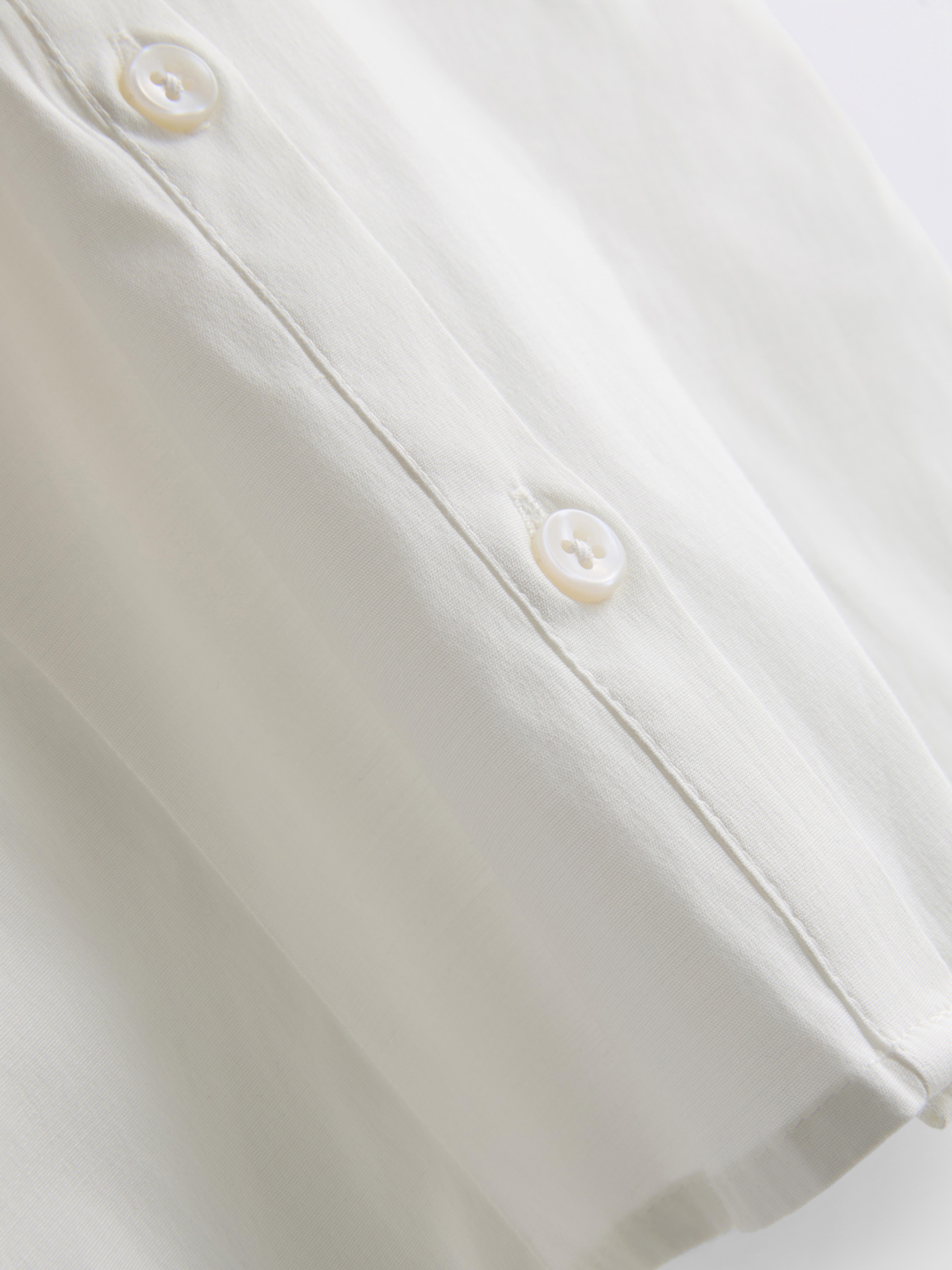 Women's White Cropped Fitted Short-Sleeve Shirt