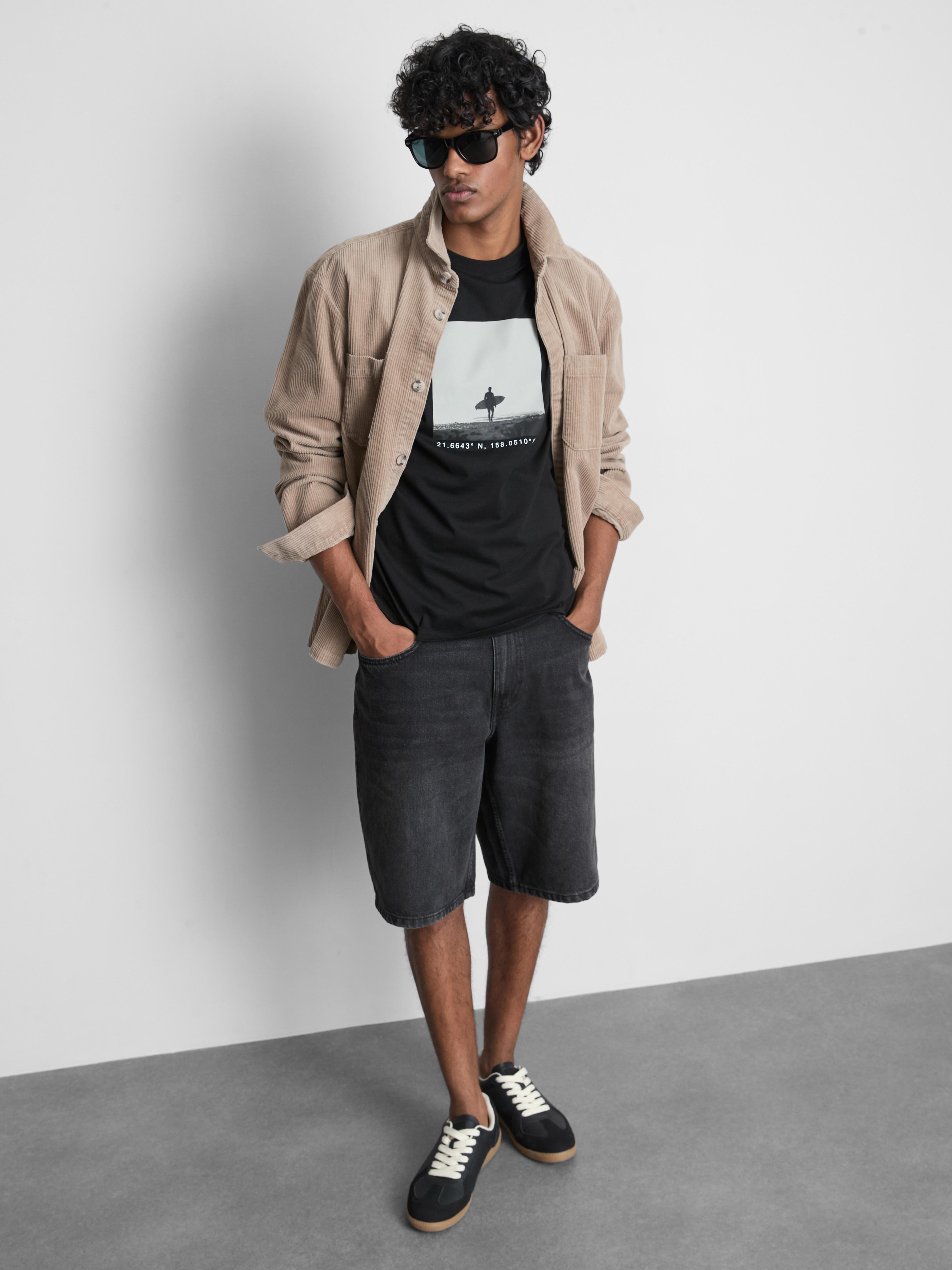 Camiseta con gráfico fotográfico de surfista