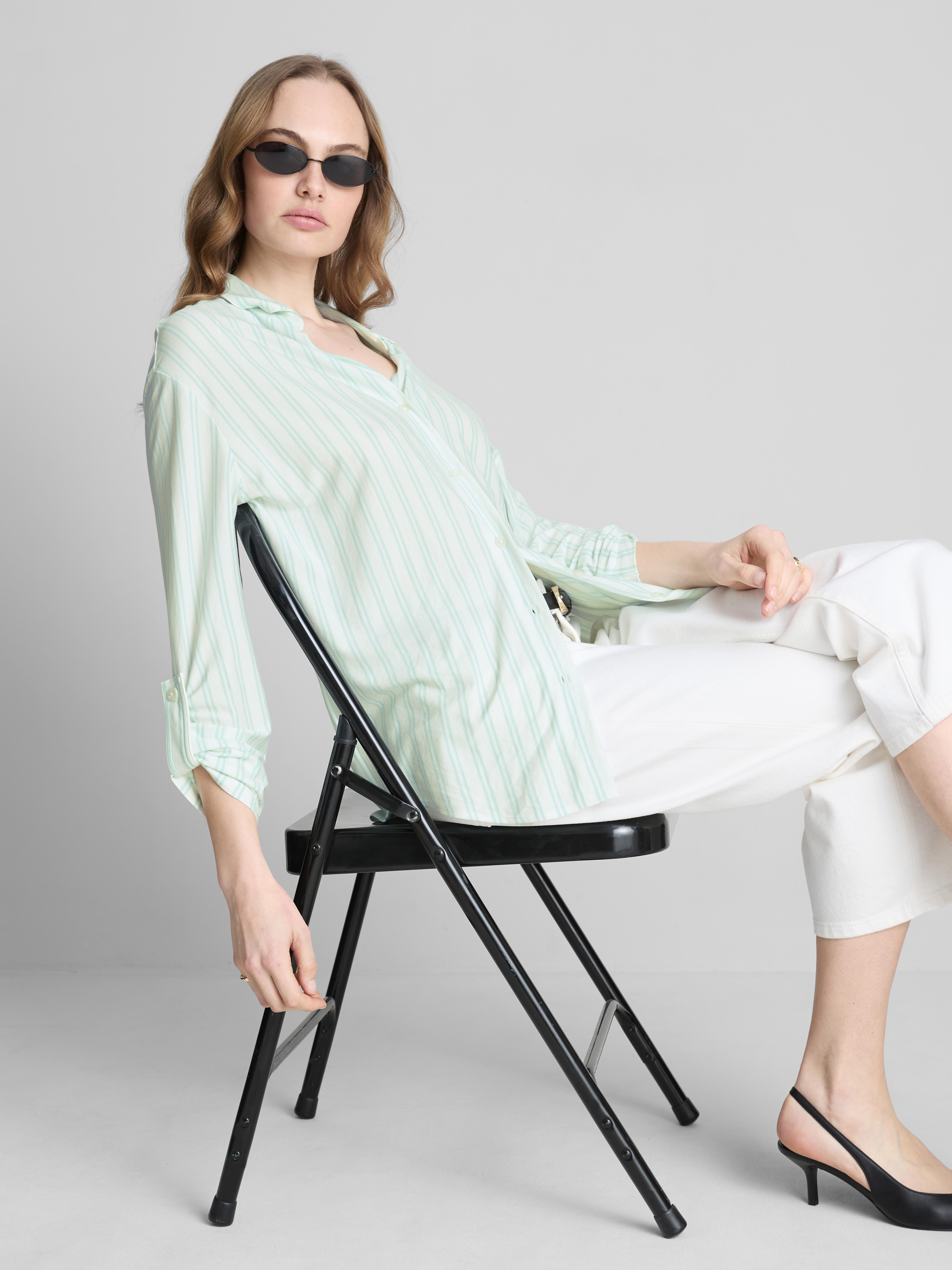 Chemise décontractée à ourlet arrondi