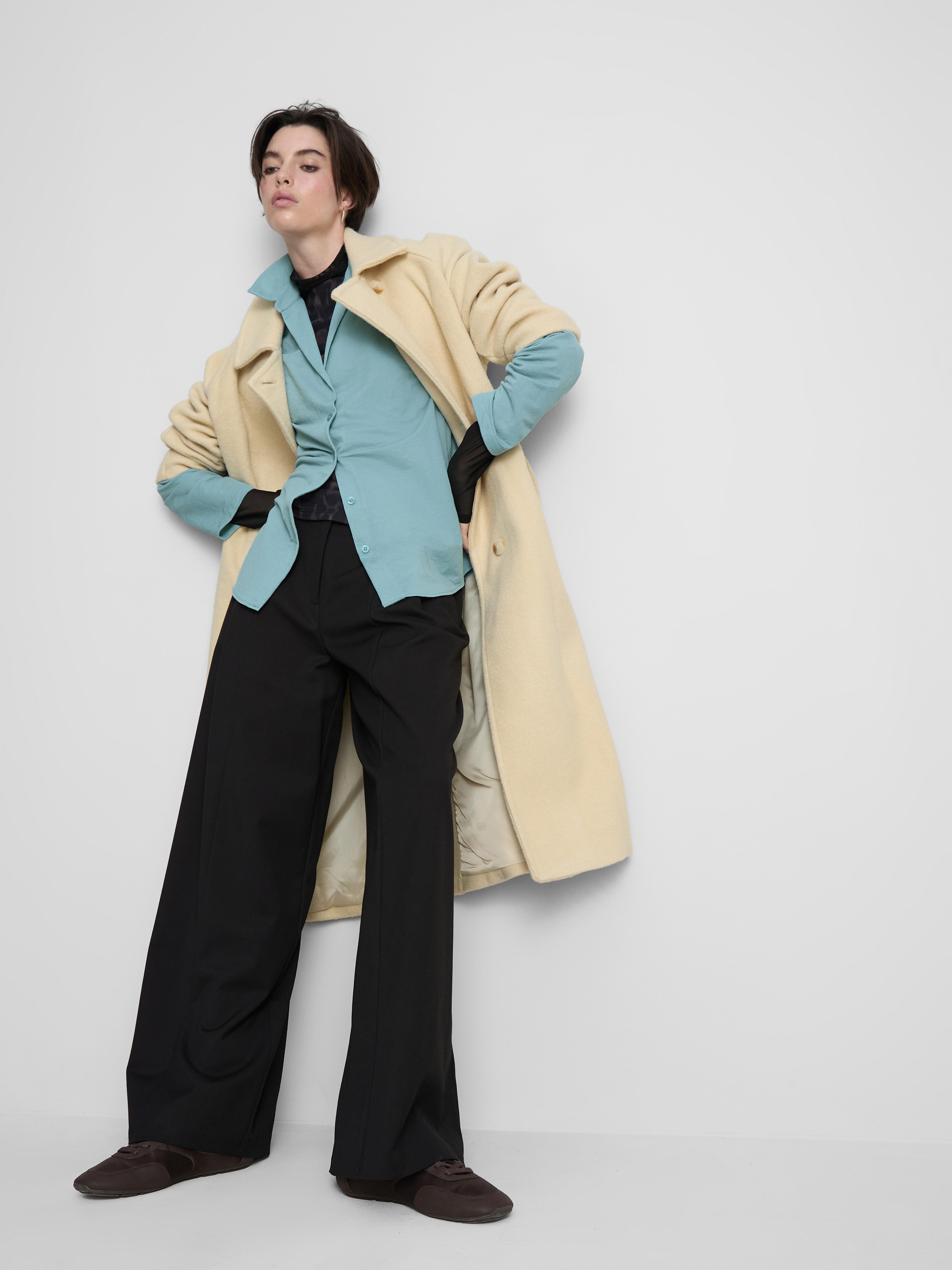 Curved Hem Relaxed Shirt