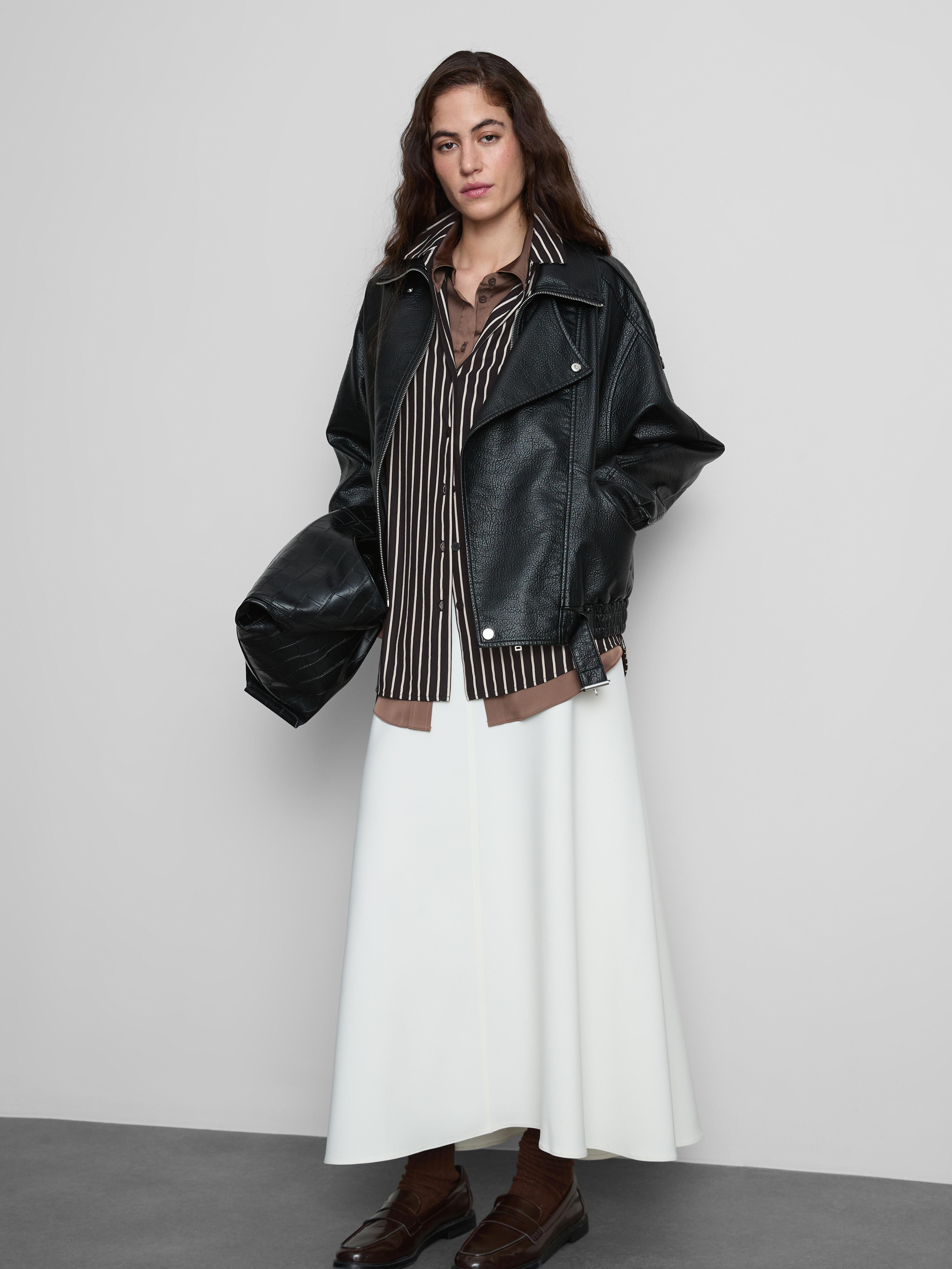 Curved Hem Relaxed Shirt