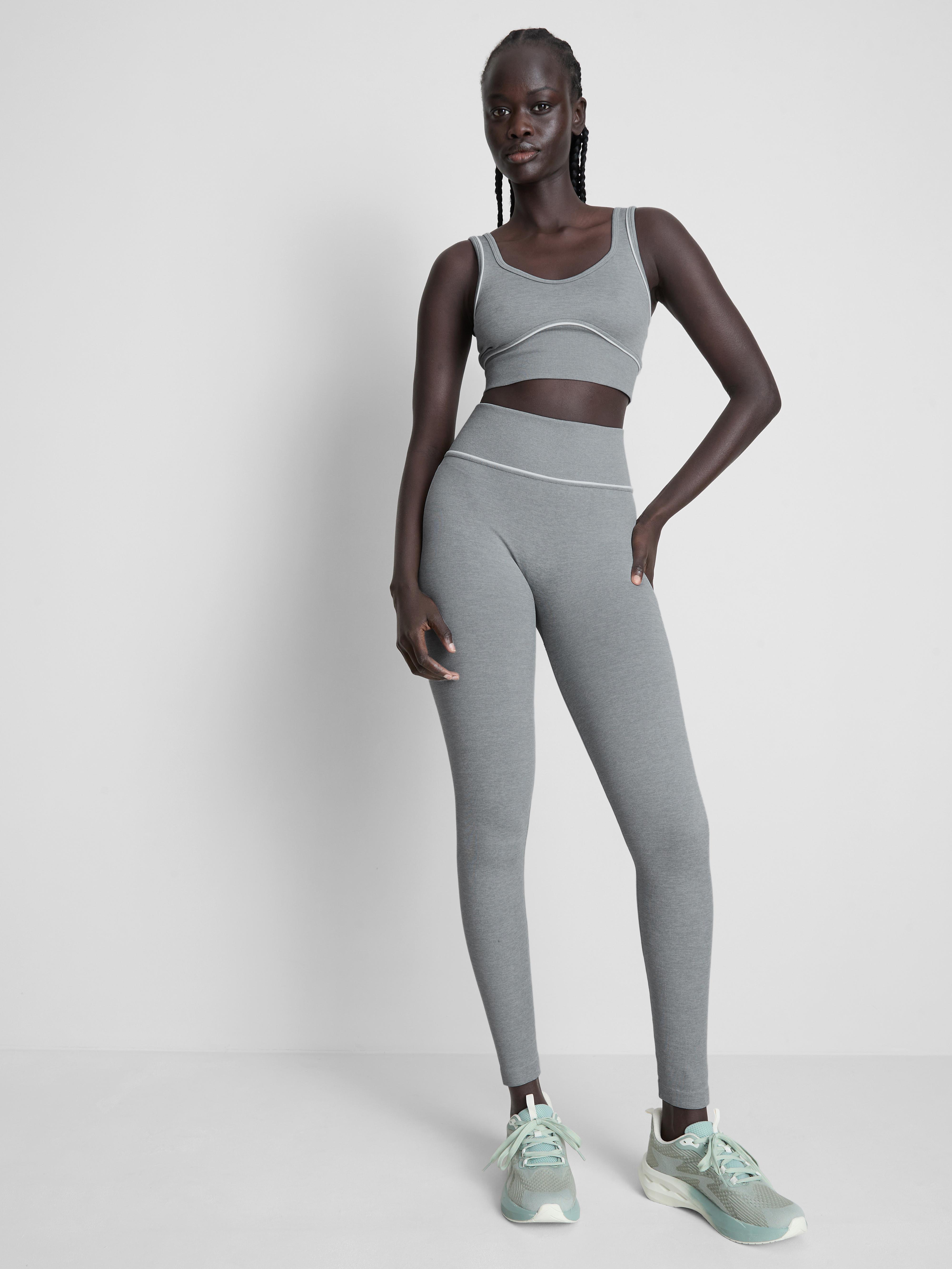 Top corto deportivo sin costuras con ribete