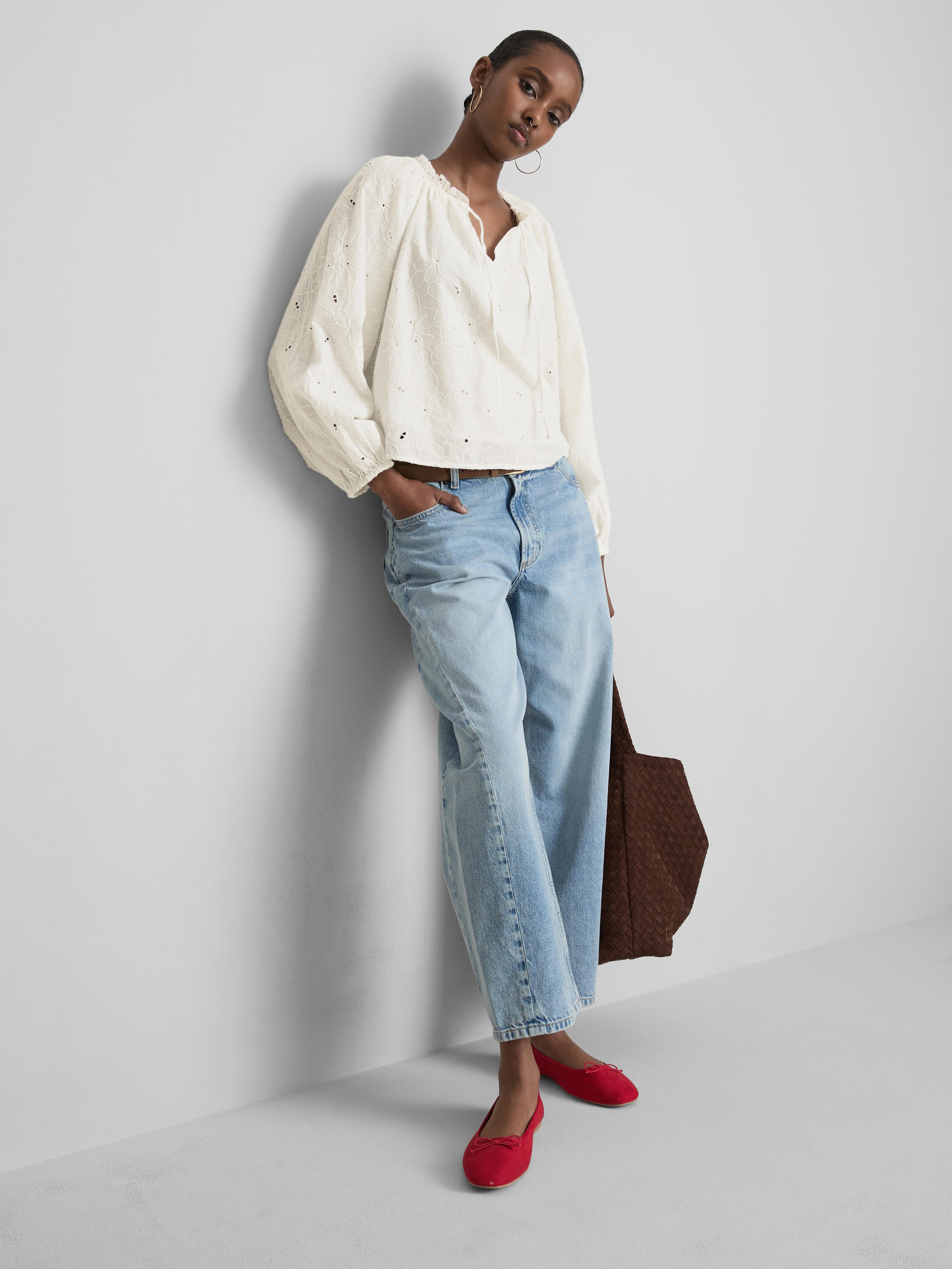 Hímzett, buggyos ujjú blúz