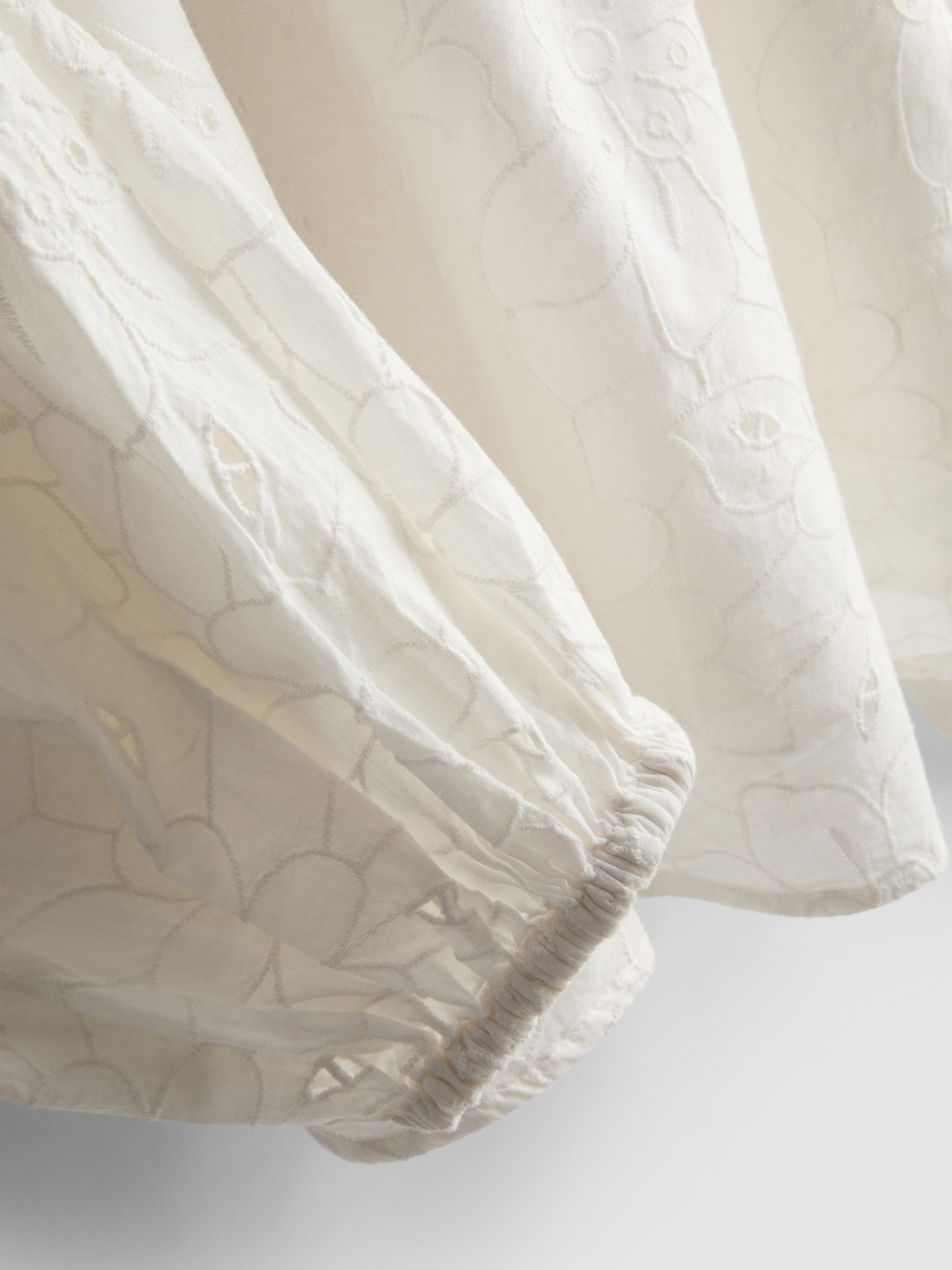 Geborduurde blouse met ballonmouwen