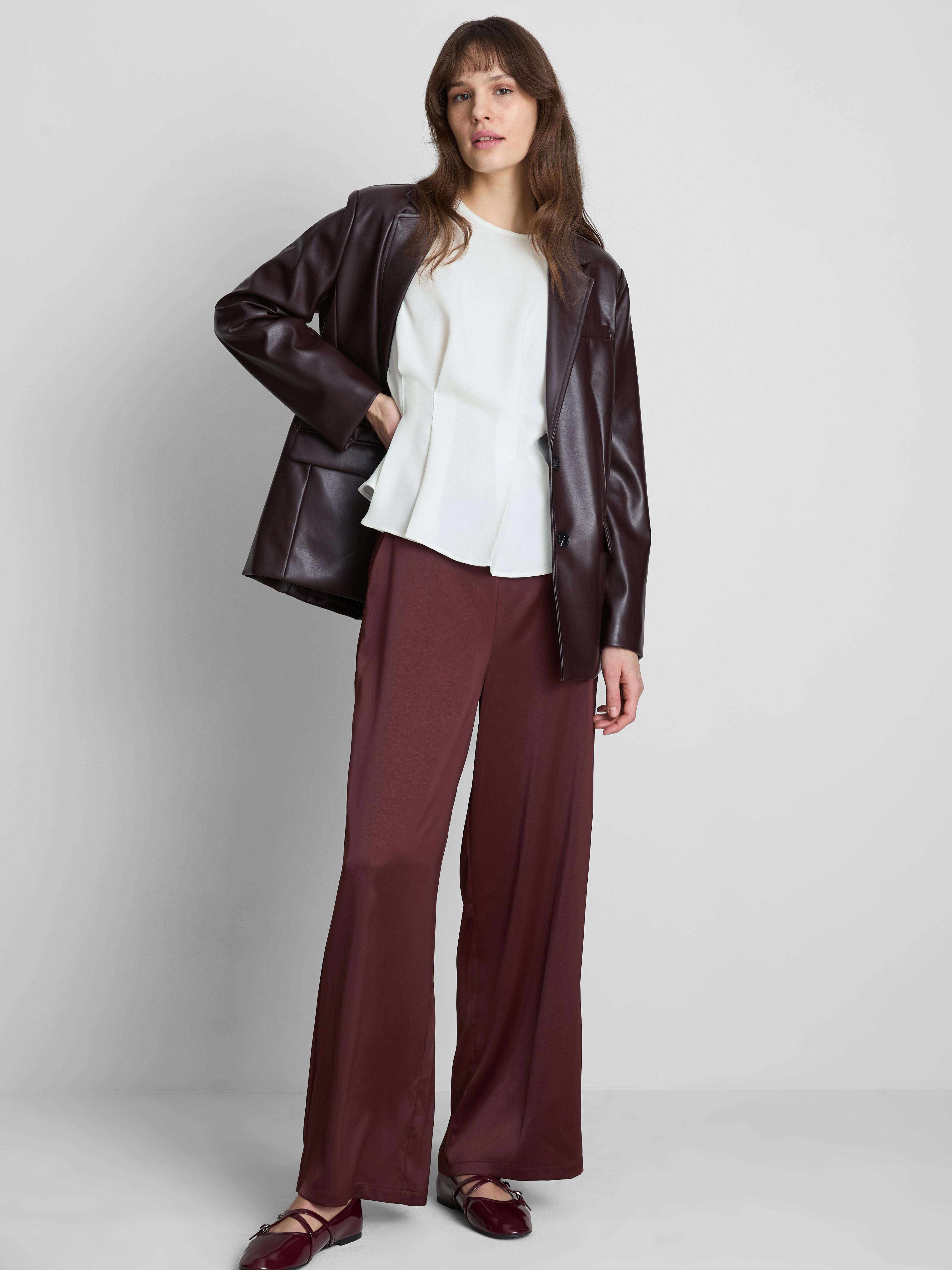 Top z plisami ściągaczowymi