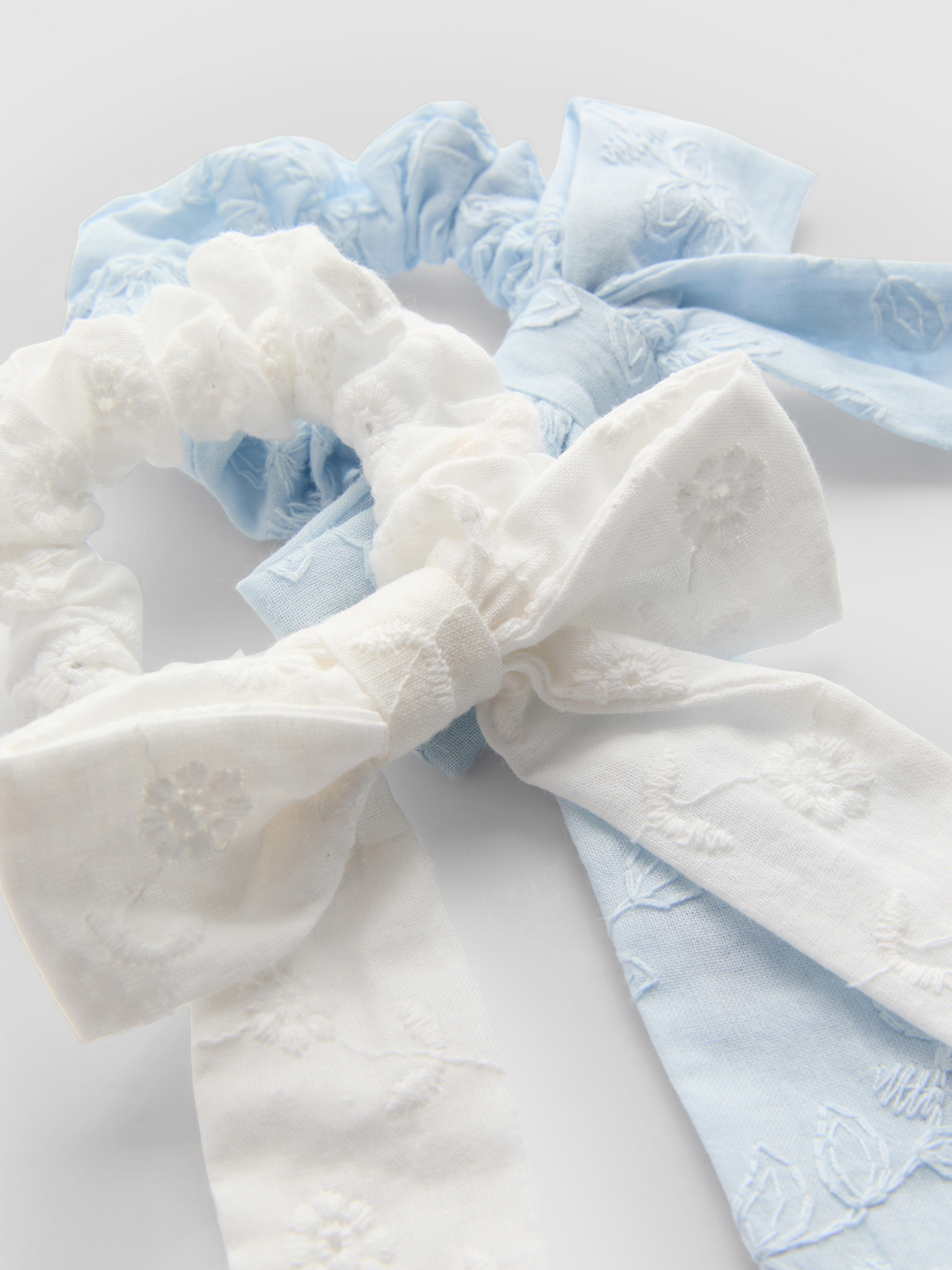 2pk Broderie Anglaise Bow Scrunchies