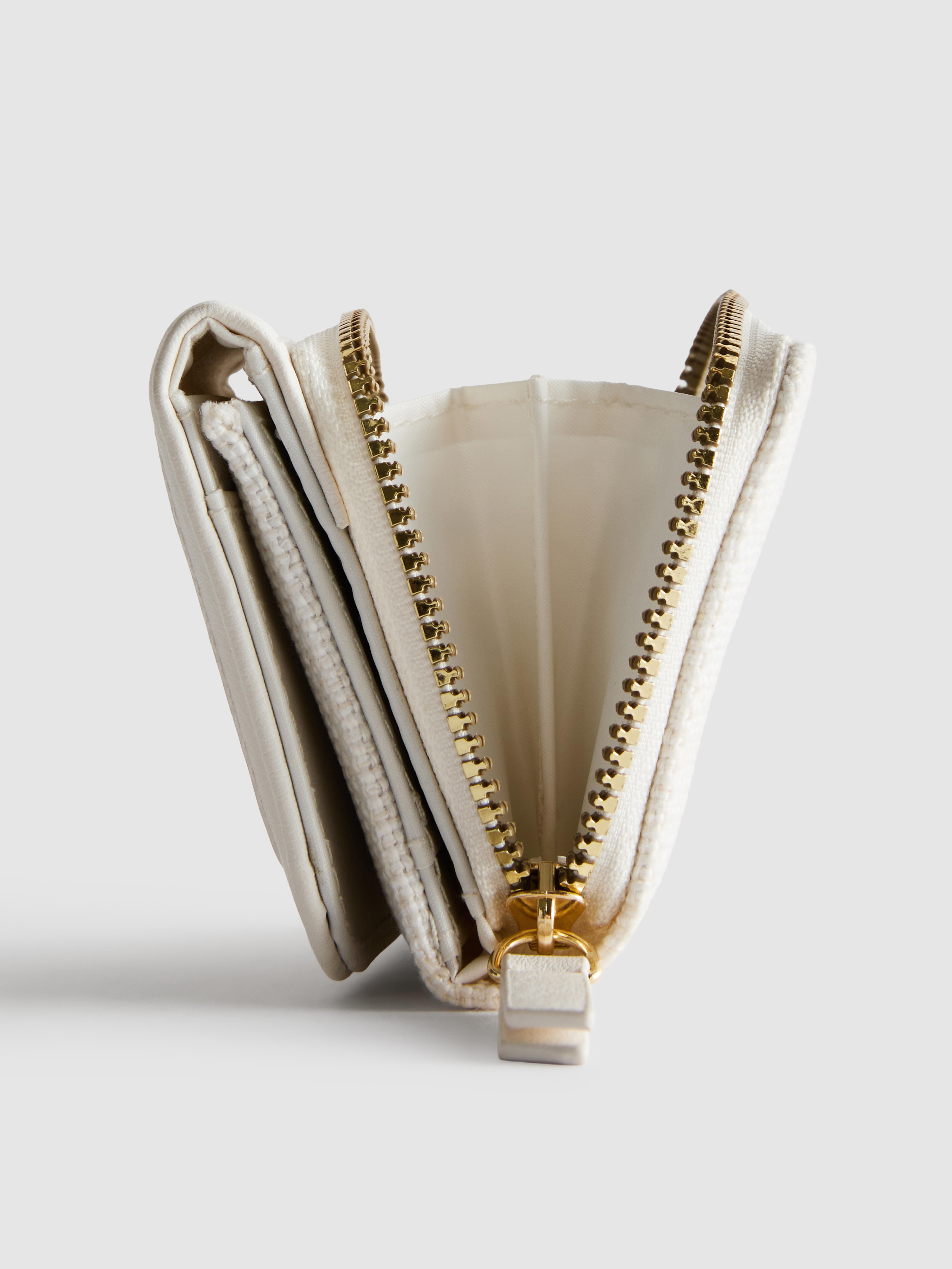 Women's Ivory Disney’s Winnie the Pooh Flip Wallet