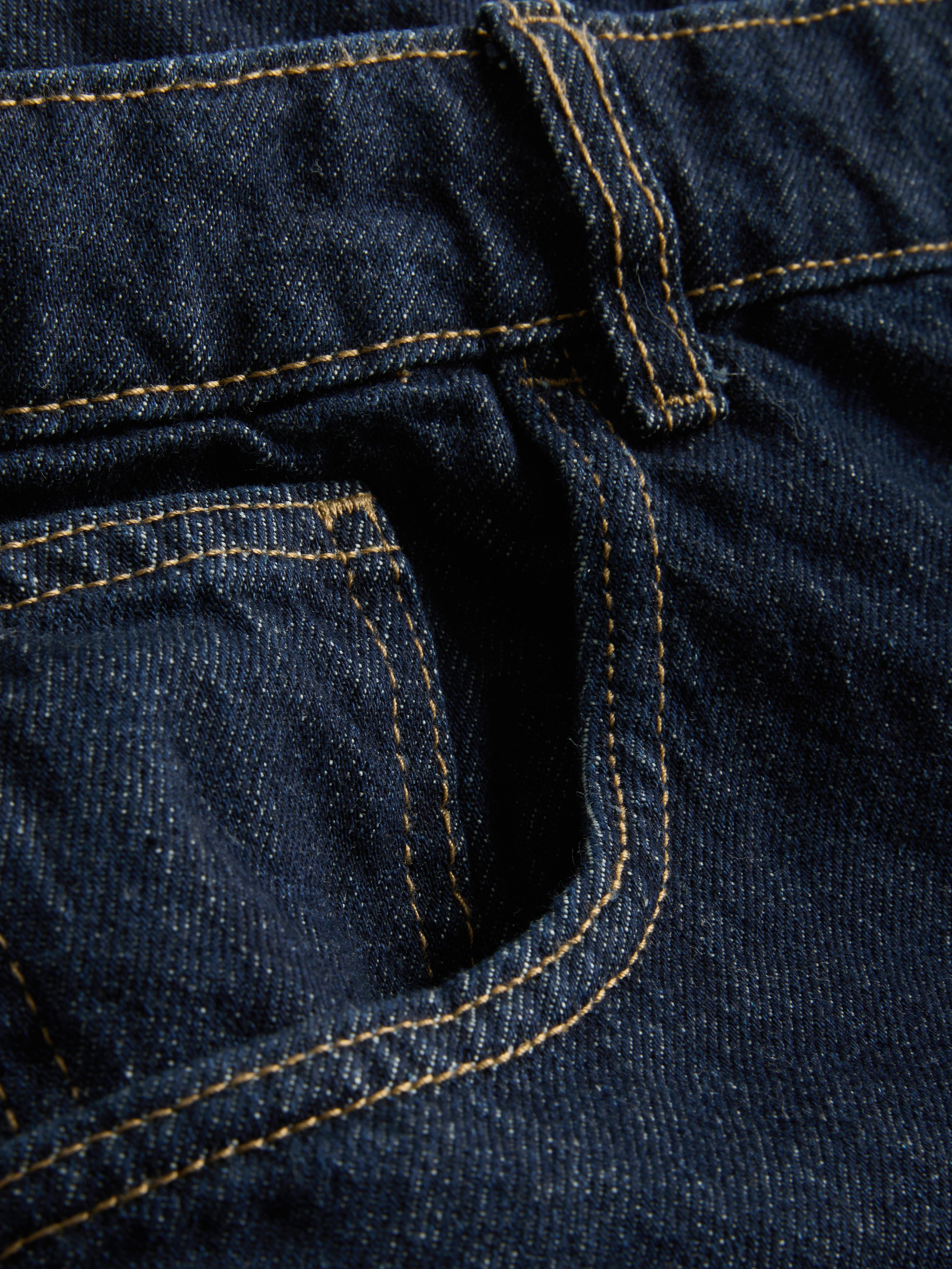 Mid-Rise Baggy Jeans