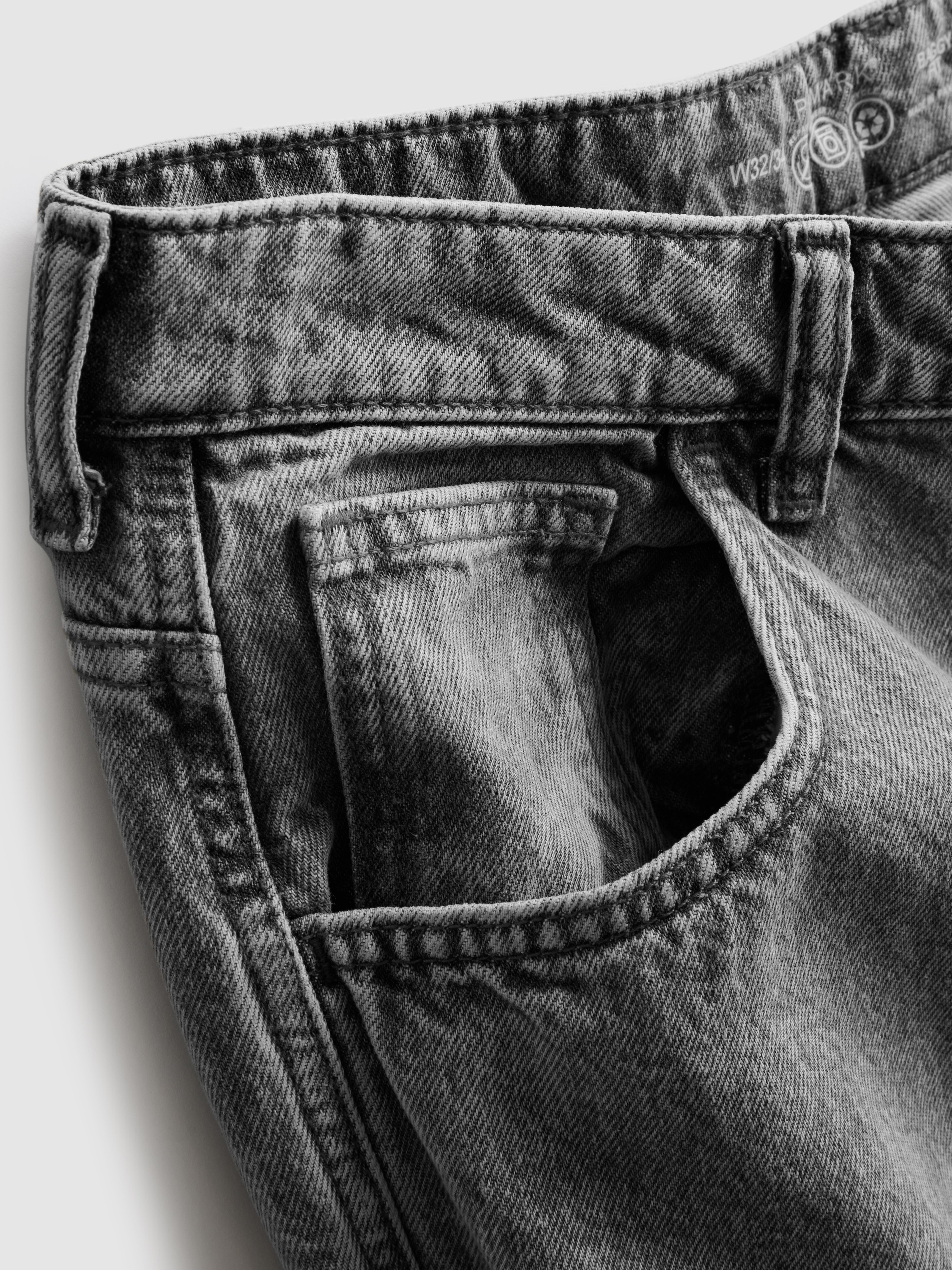 Mid-Rise Baggy Jeans