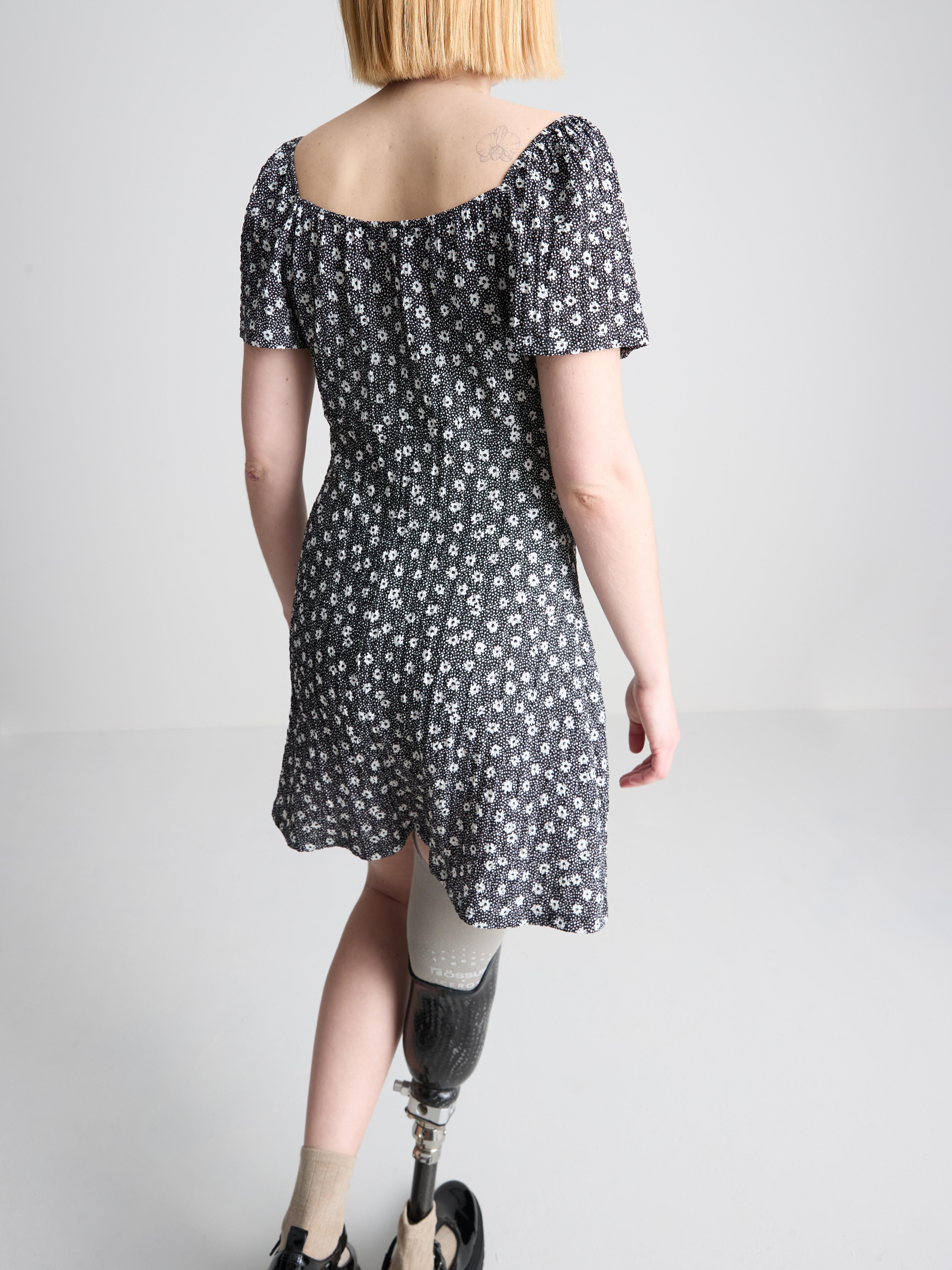 Minikleid in Knitteroptik mit Flügelärmeln