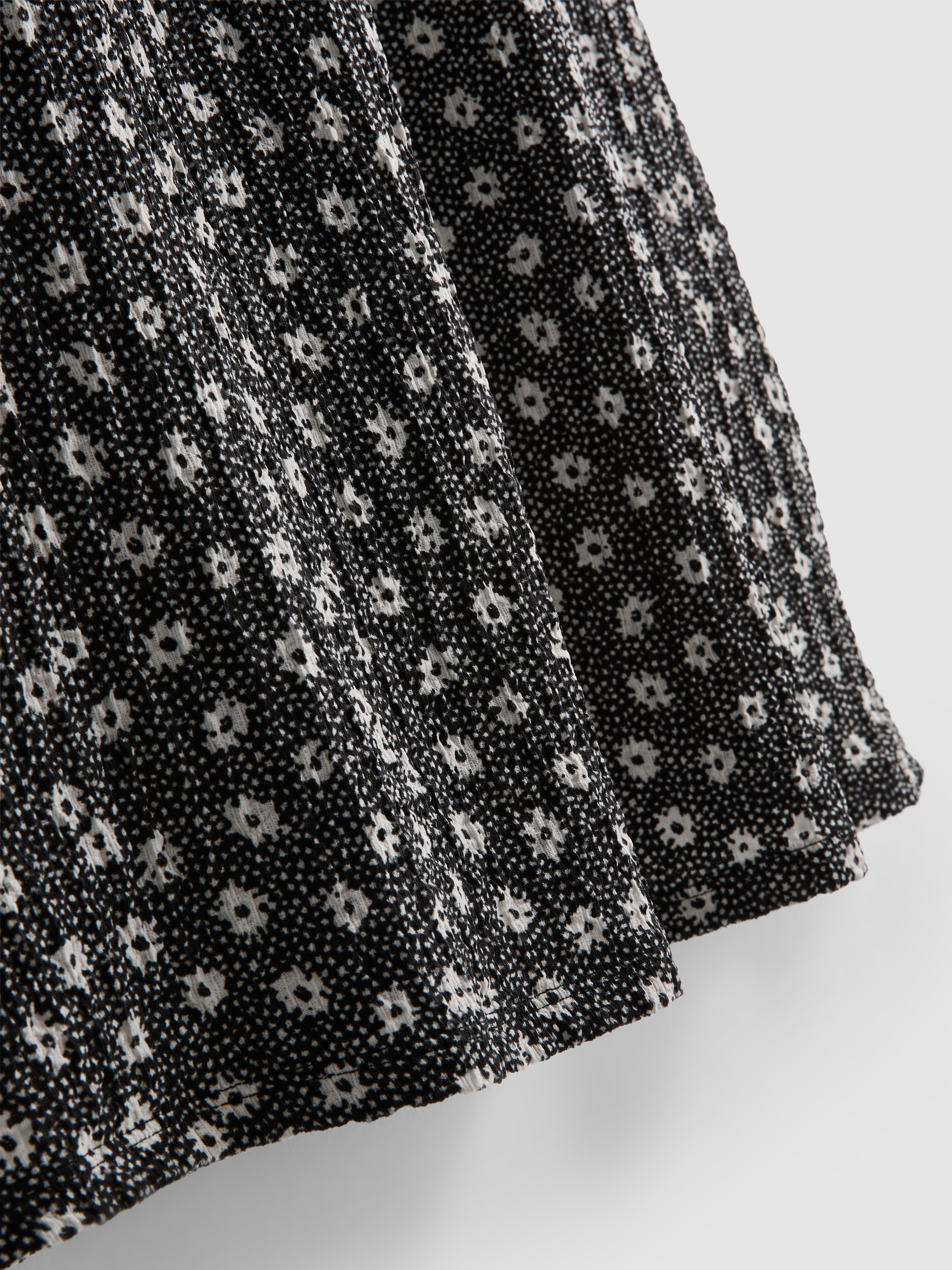 Minikleid in Knitteroptik mit Flügelärmeln