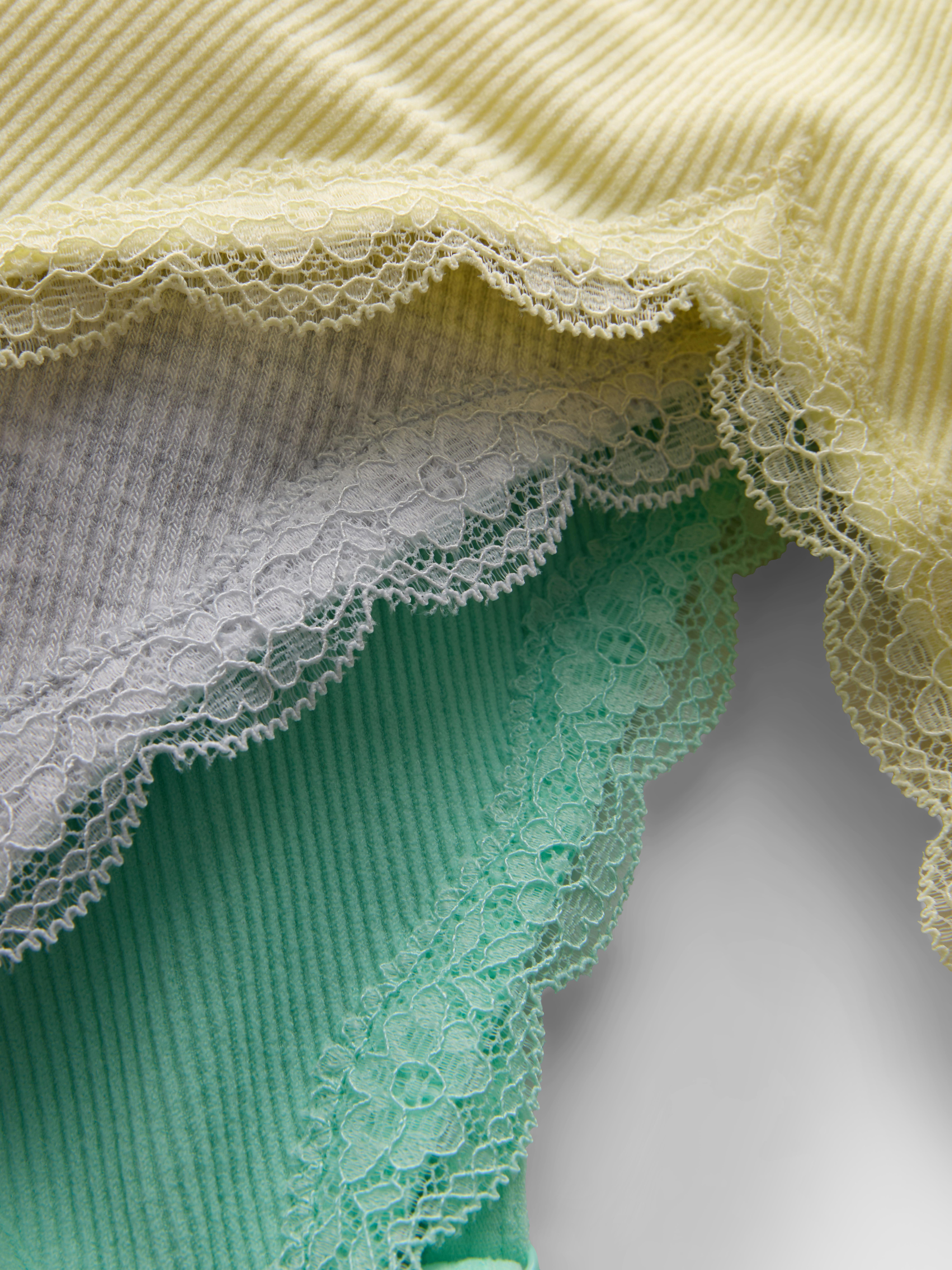 3pk Seamless Lace Trim Bralettes