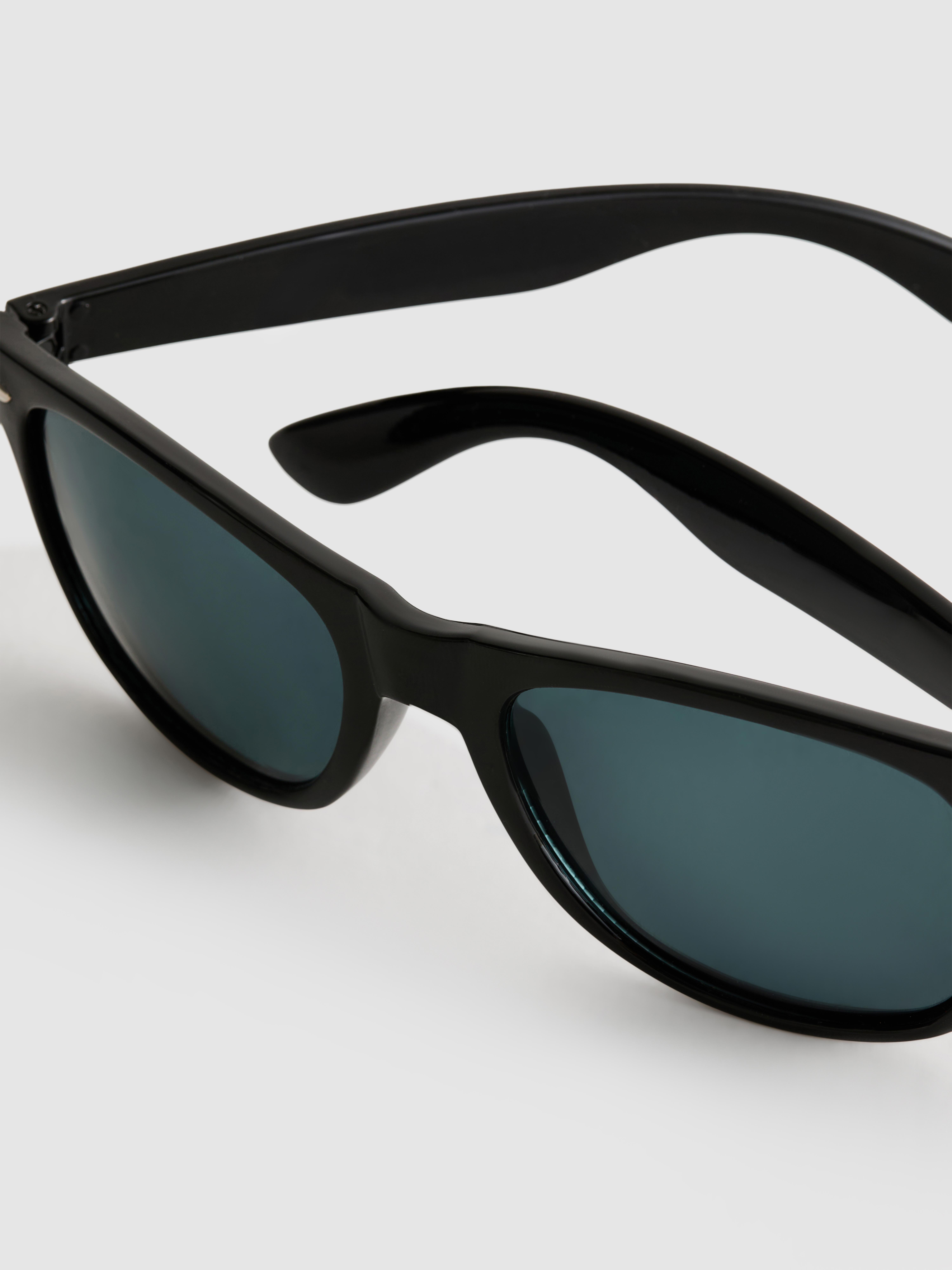 Téglalap alakú napszemüveg