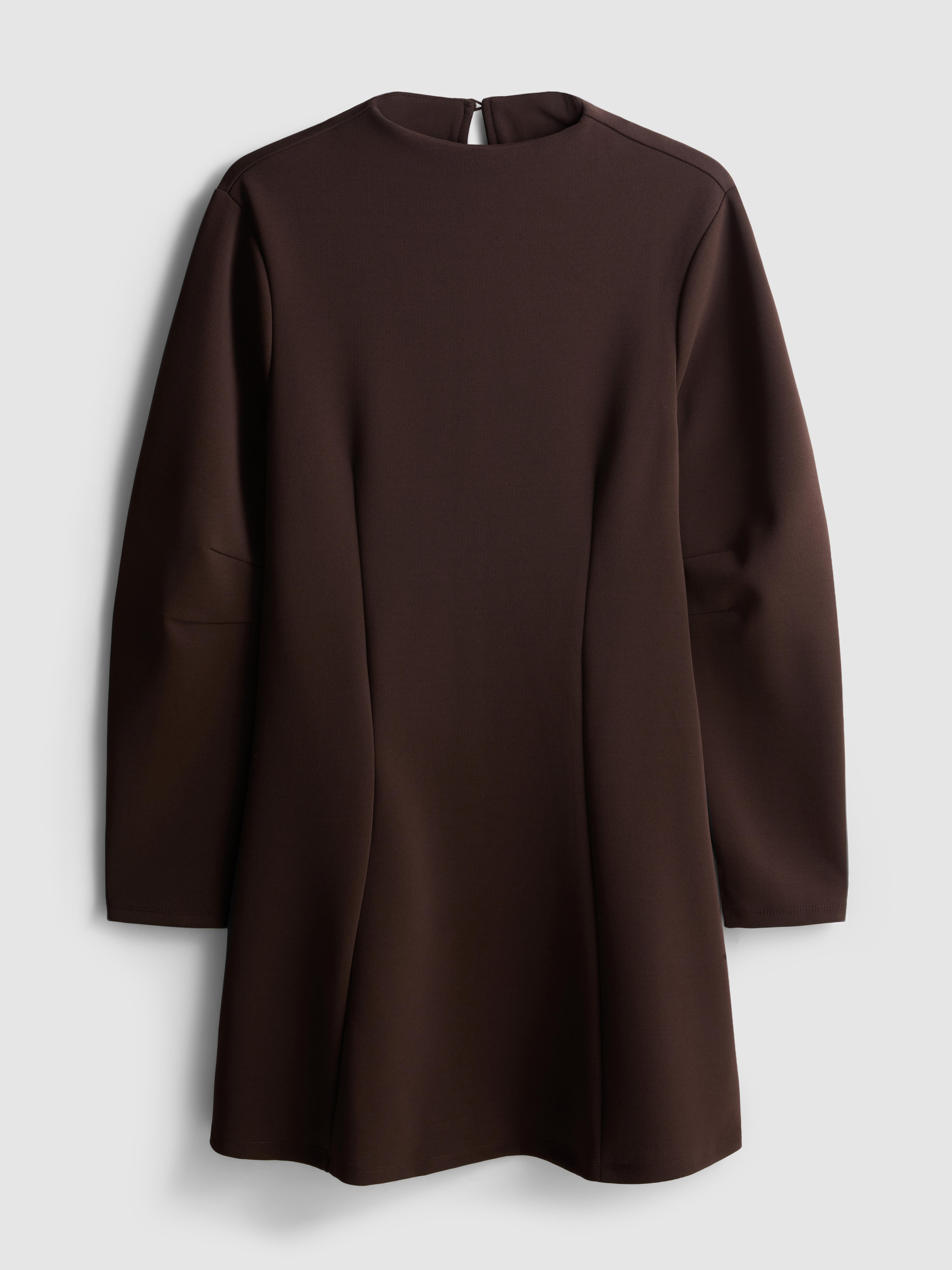 Vestido corto estructurado de manga larga