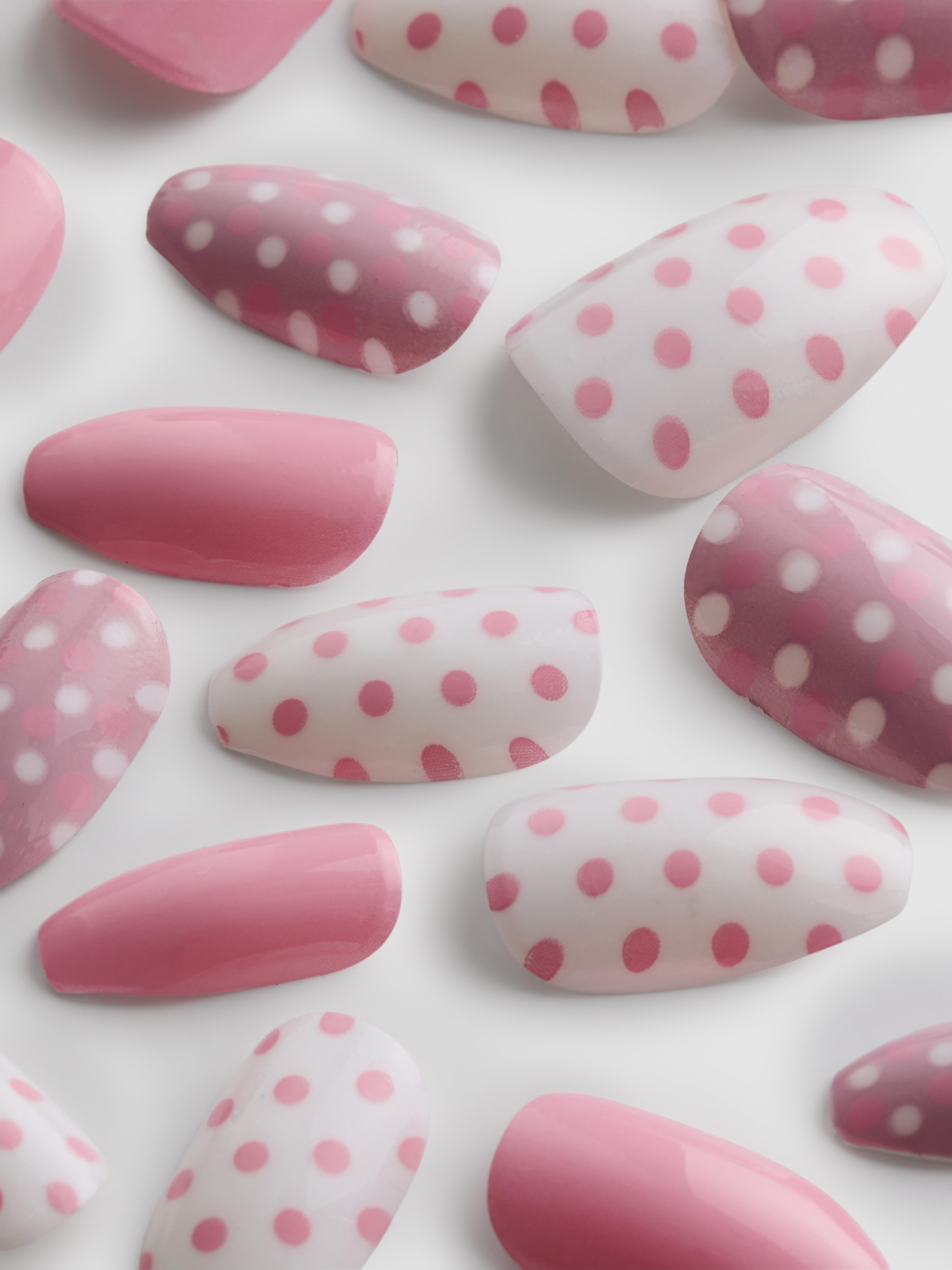 Faux ongles brillants Squareletto à pois PS...