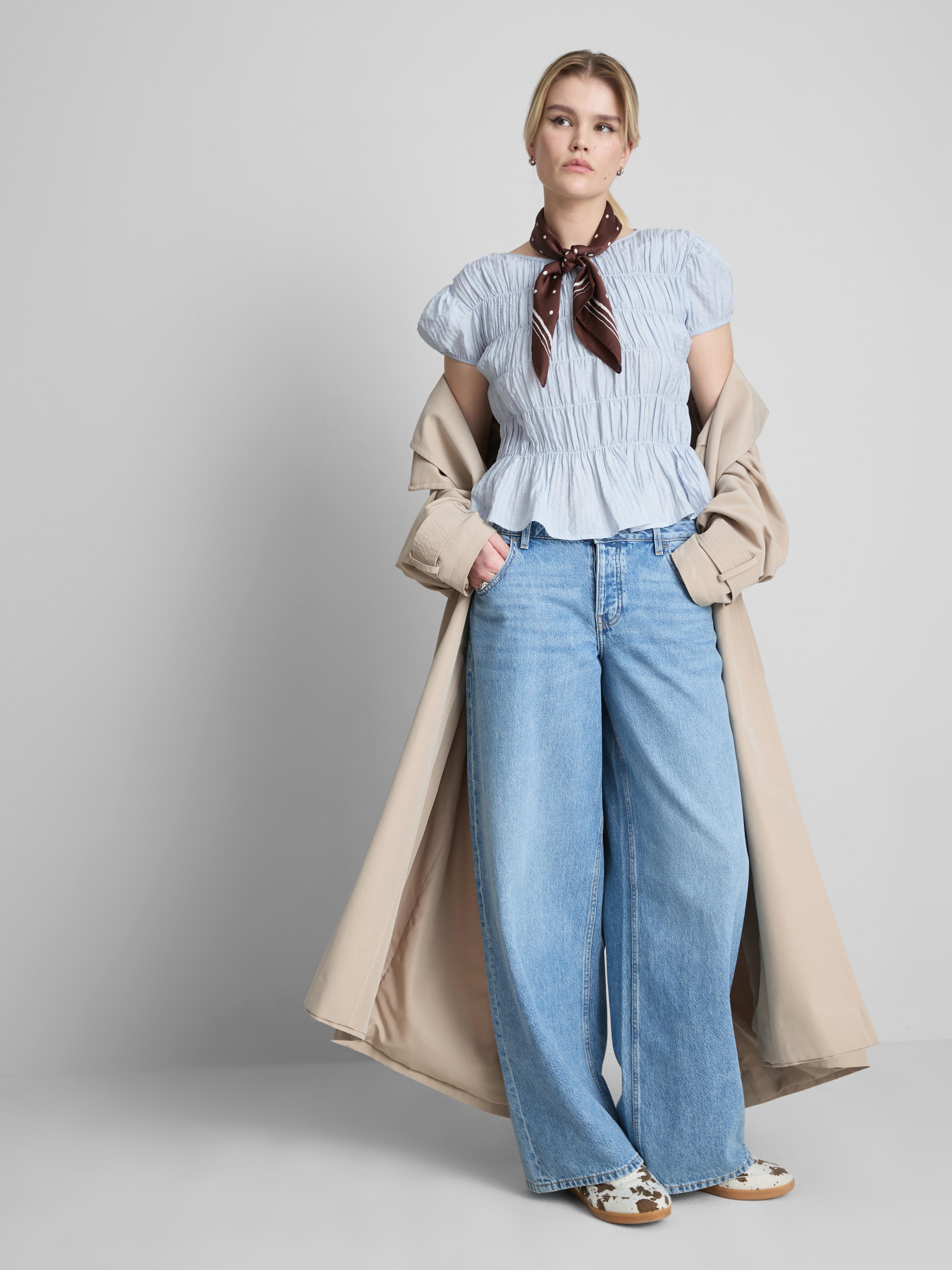 Kurzärmeliges, gekräuseltes Top