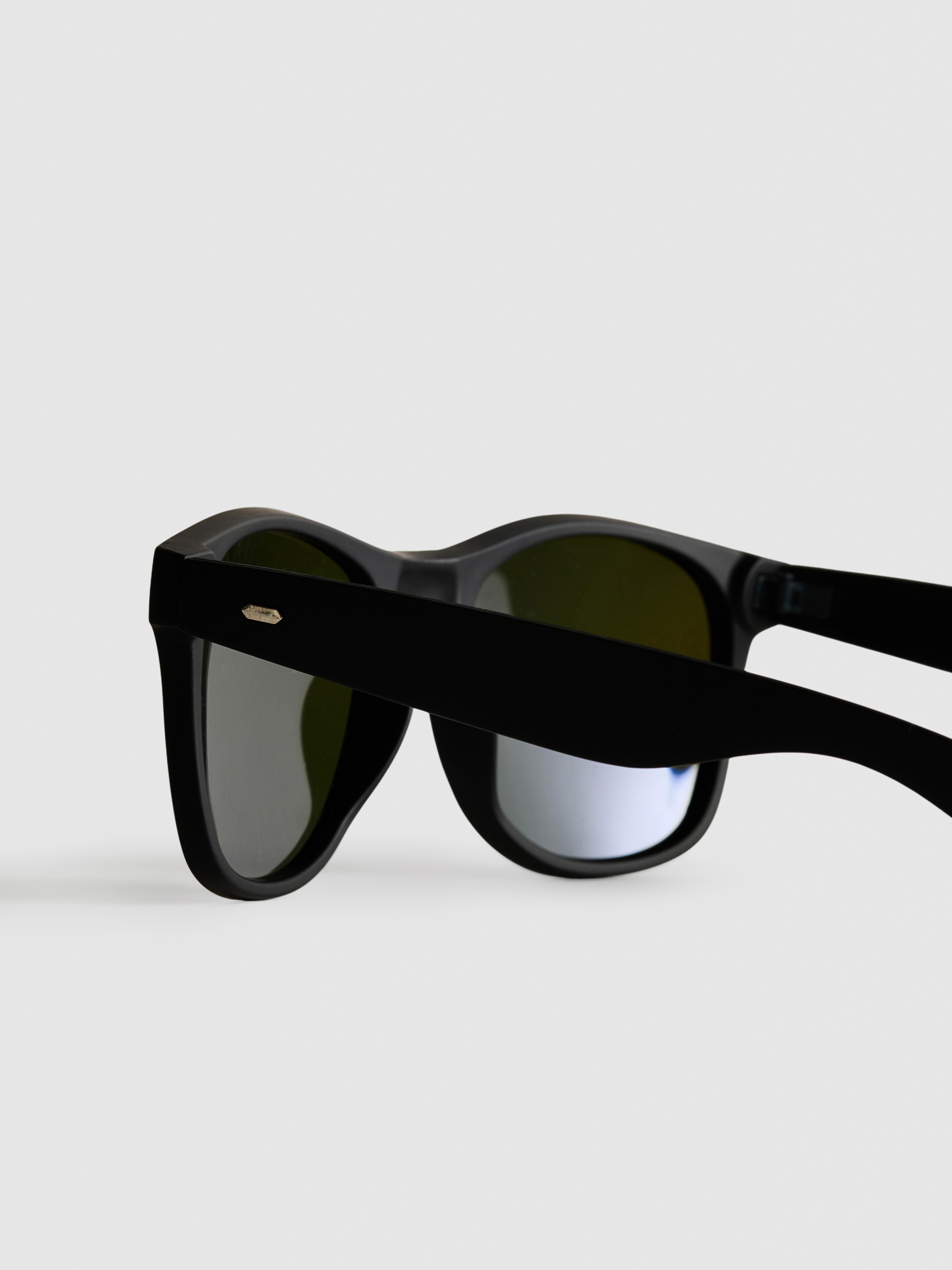 Rectangular Mirrored Sunglasses