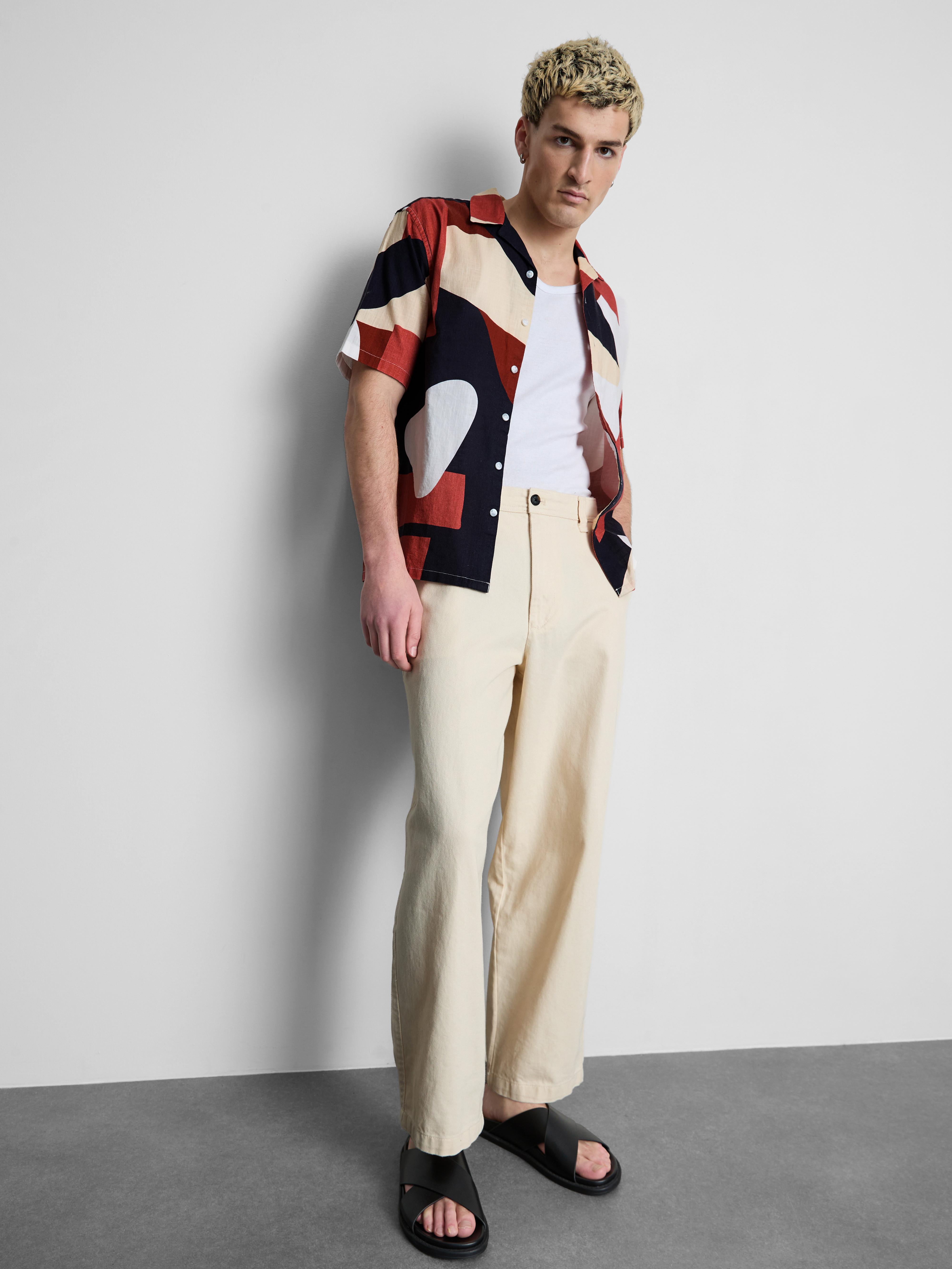 Rövid ujjú, absztrakt mintás ing