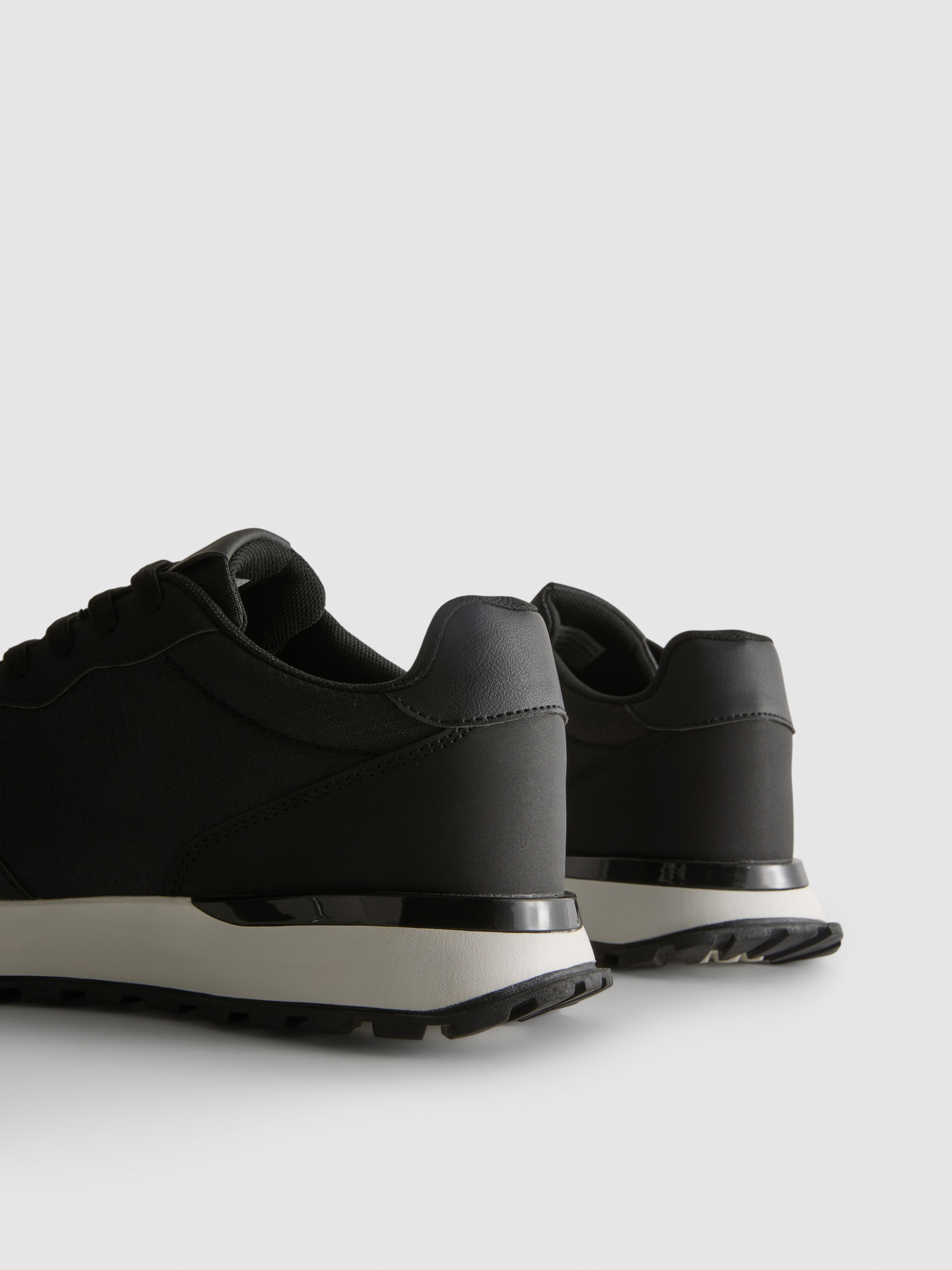 Nizki športni copati