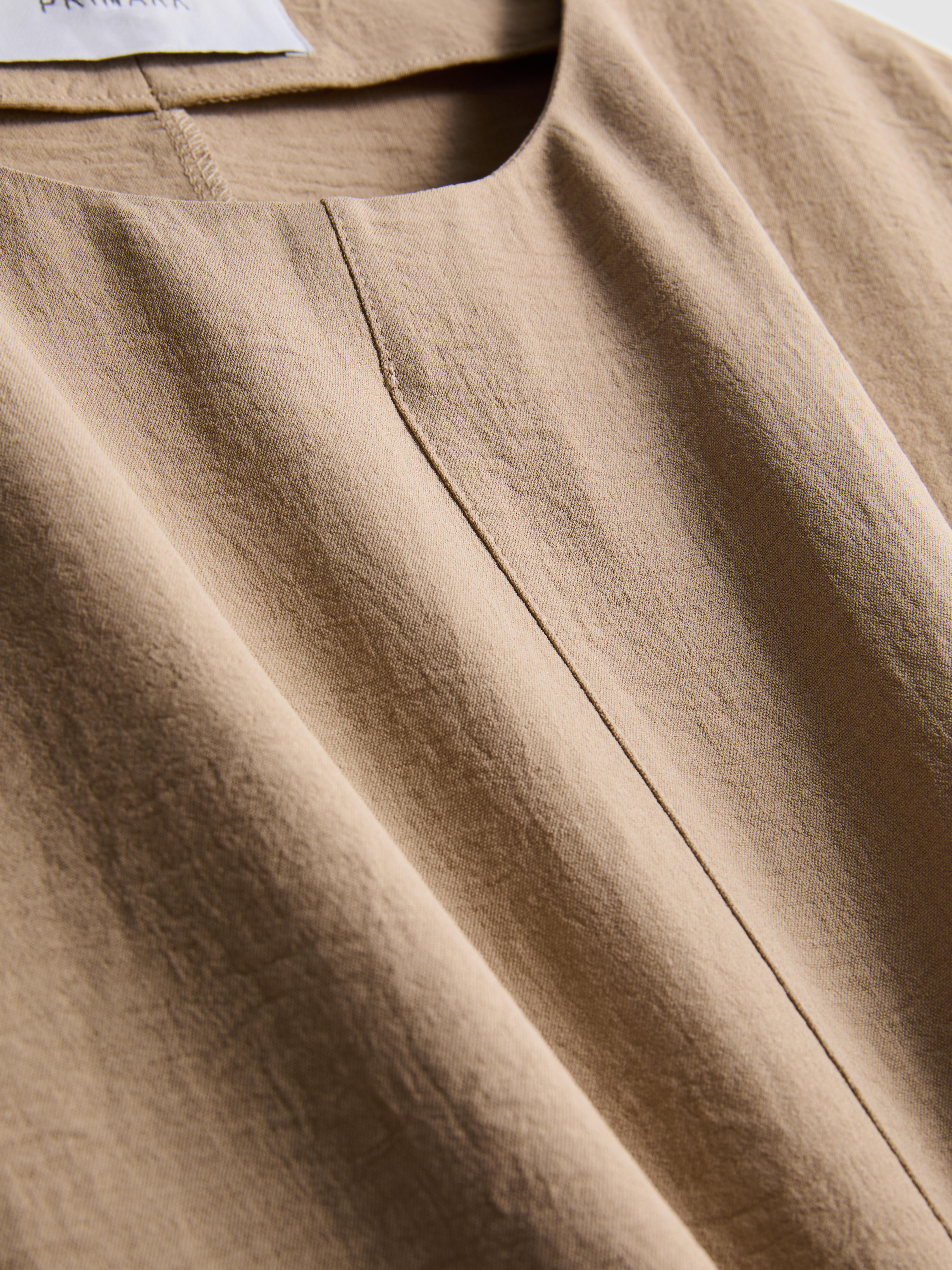 Relaxed Round Neck Air Flow Tee