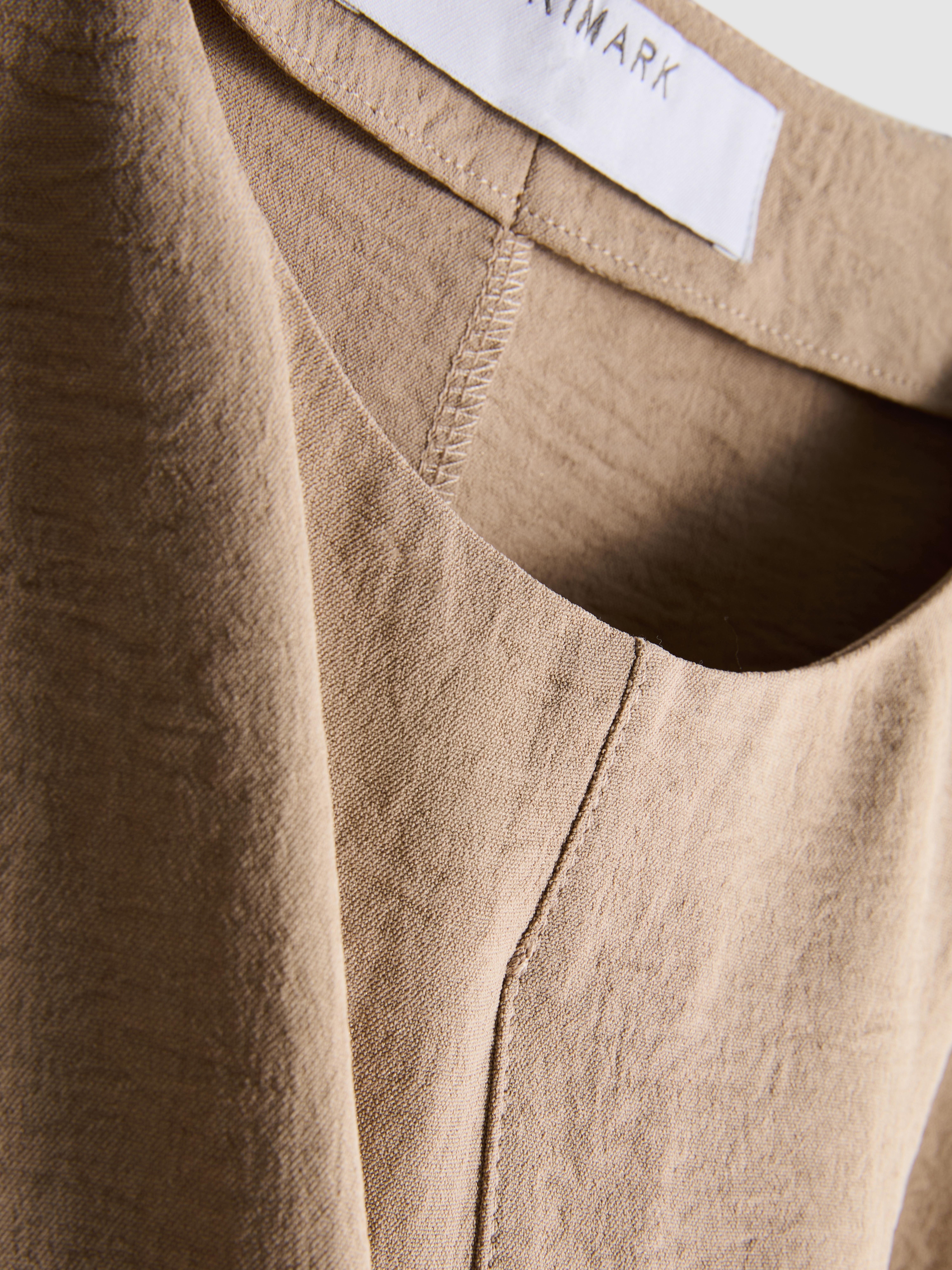 Relaxed Round Neck Air Flow Tee