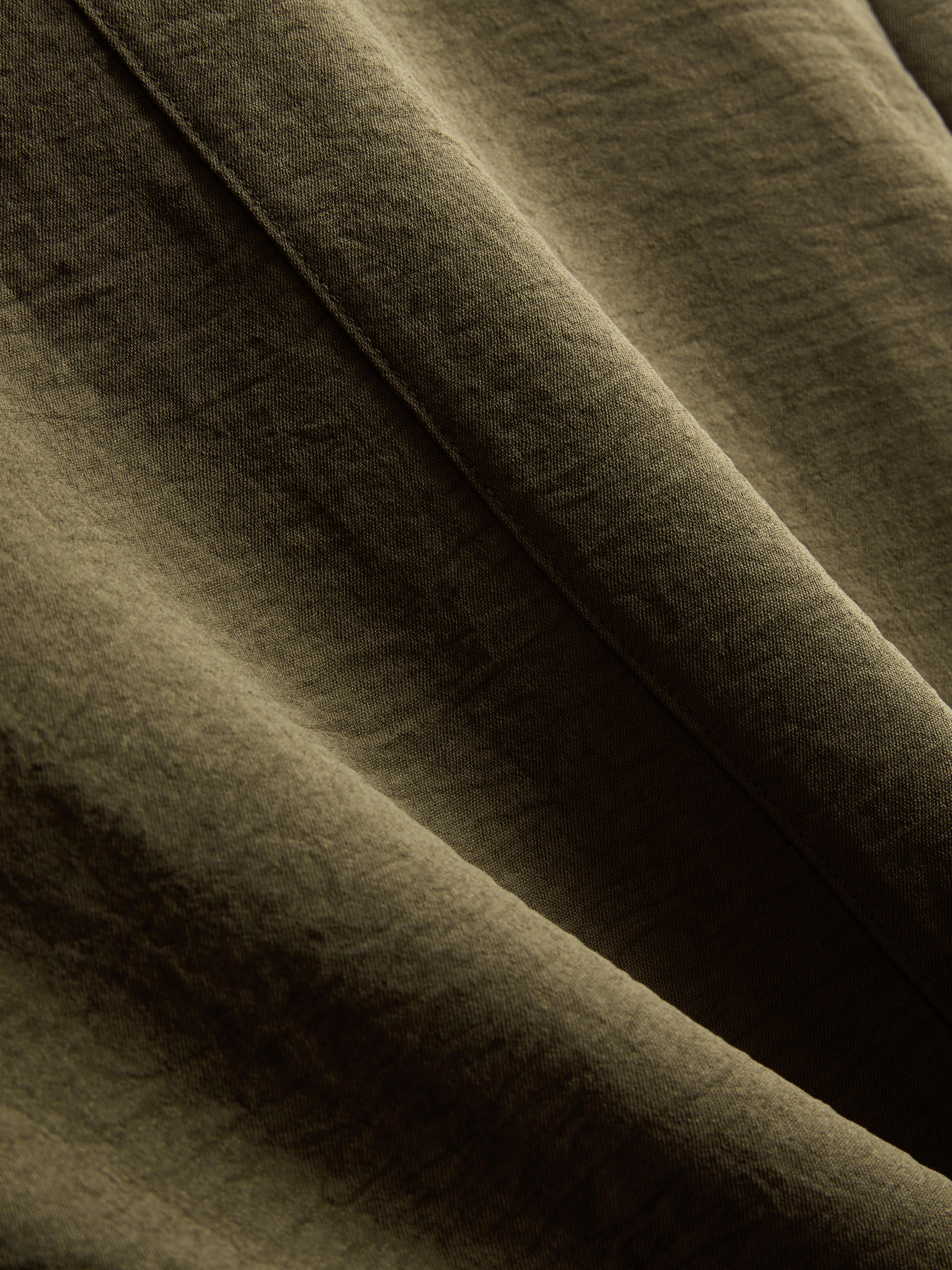 Relaxed Round Neck Air Flow Tee