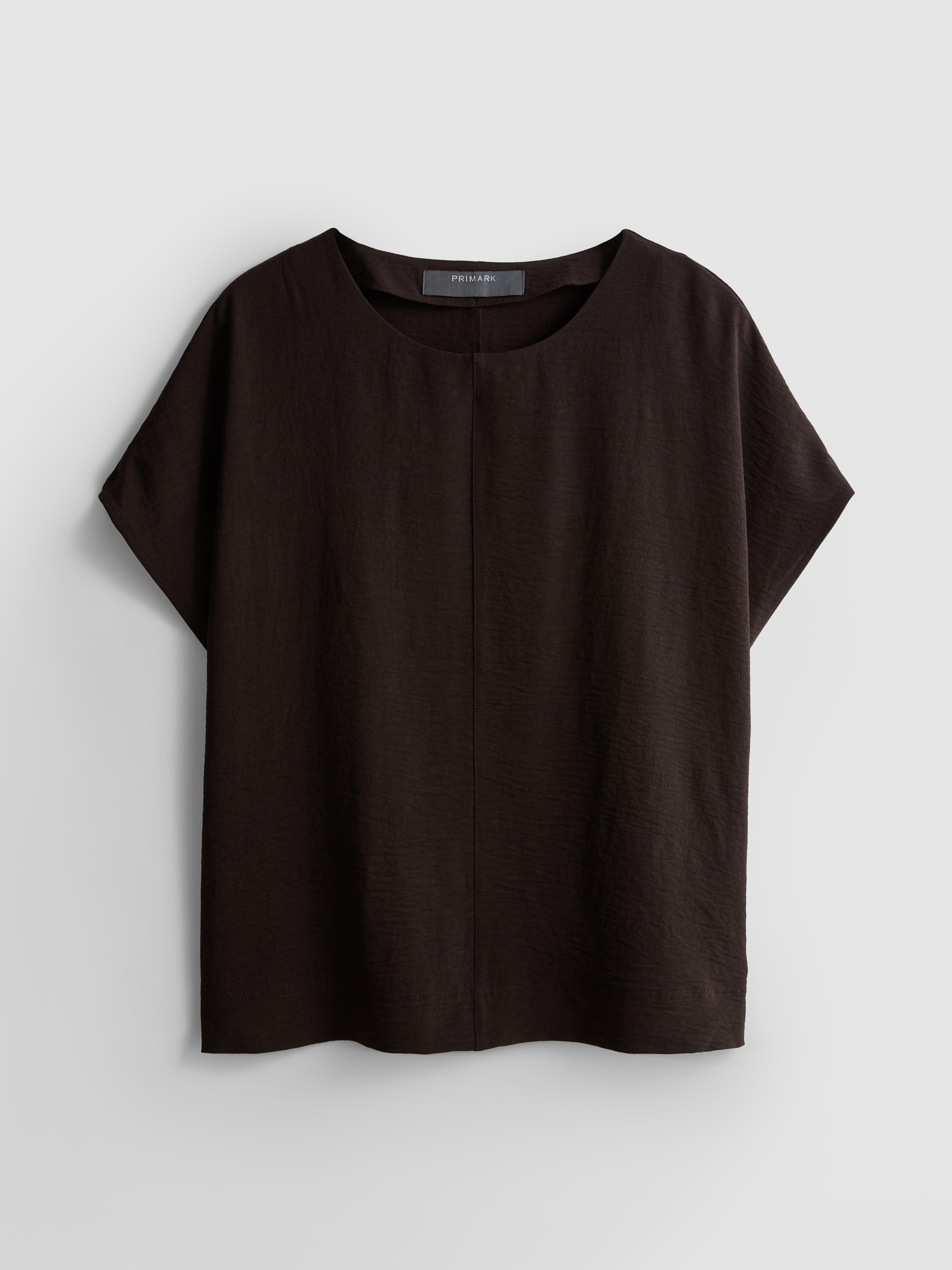Relaxed Round Neck Air Flow Tee