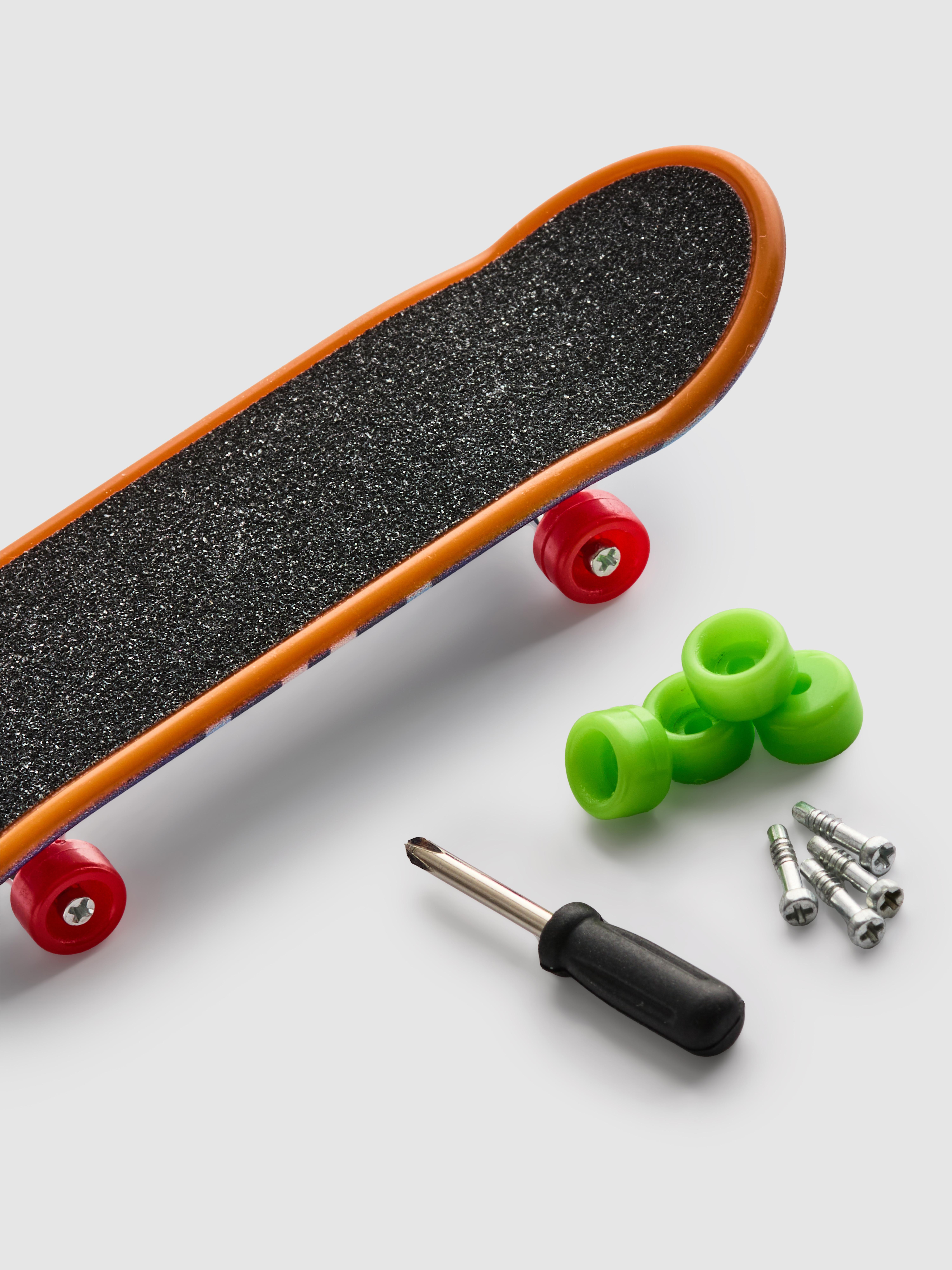 Finger Skateboard Toy