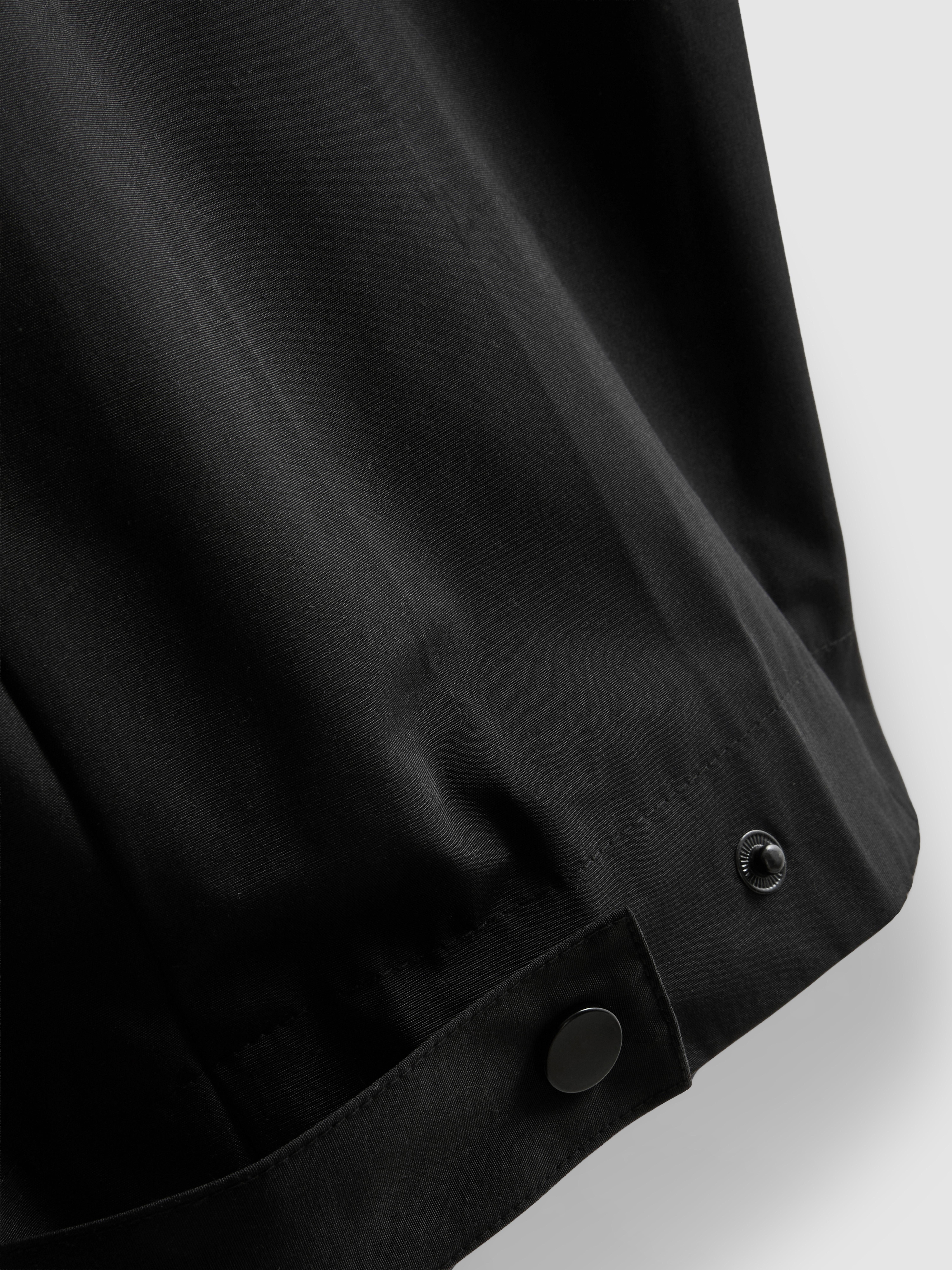 Zwężane spodnie o skróconym kroju The Edit