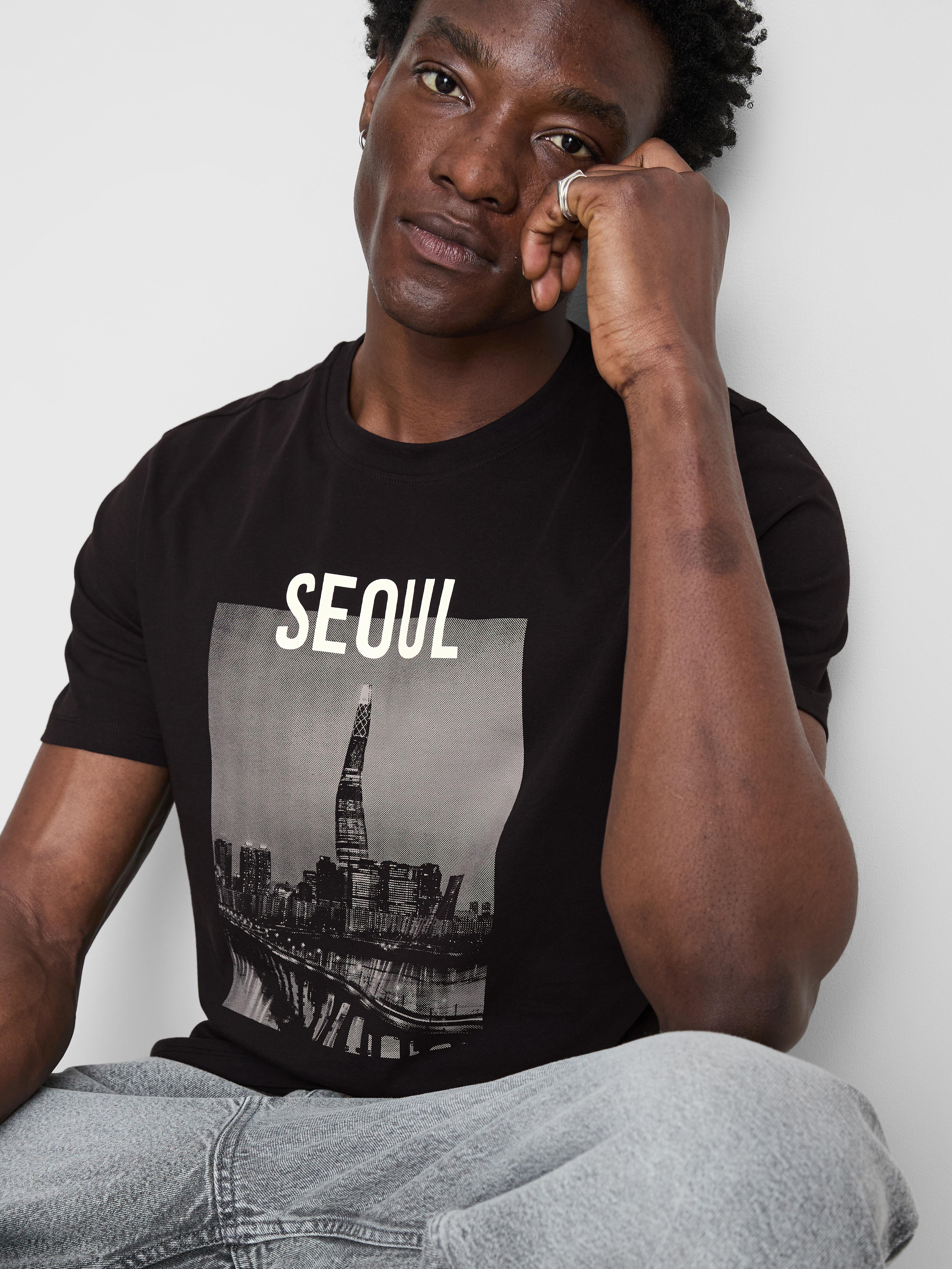 T-shirt manga curta gráfico Seoul