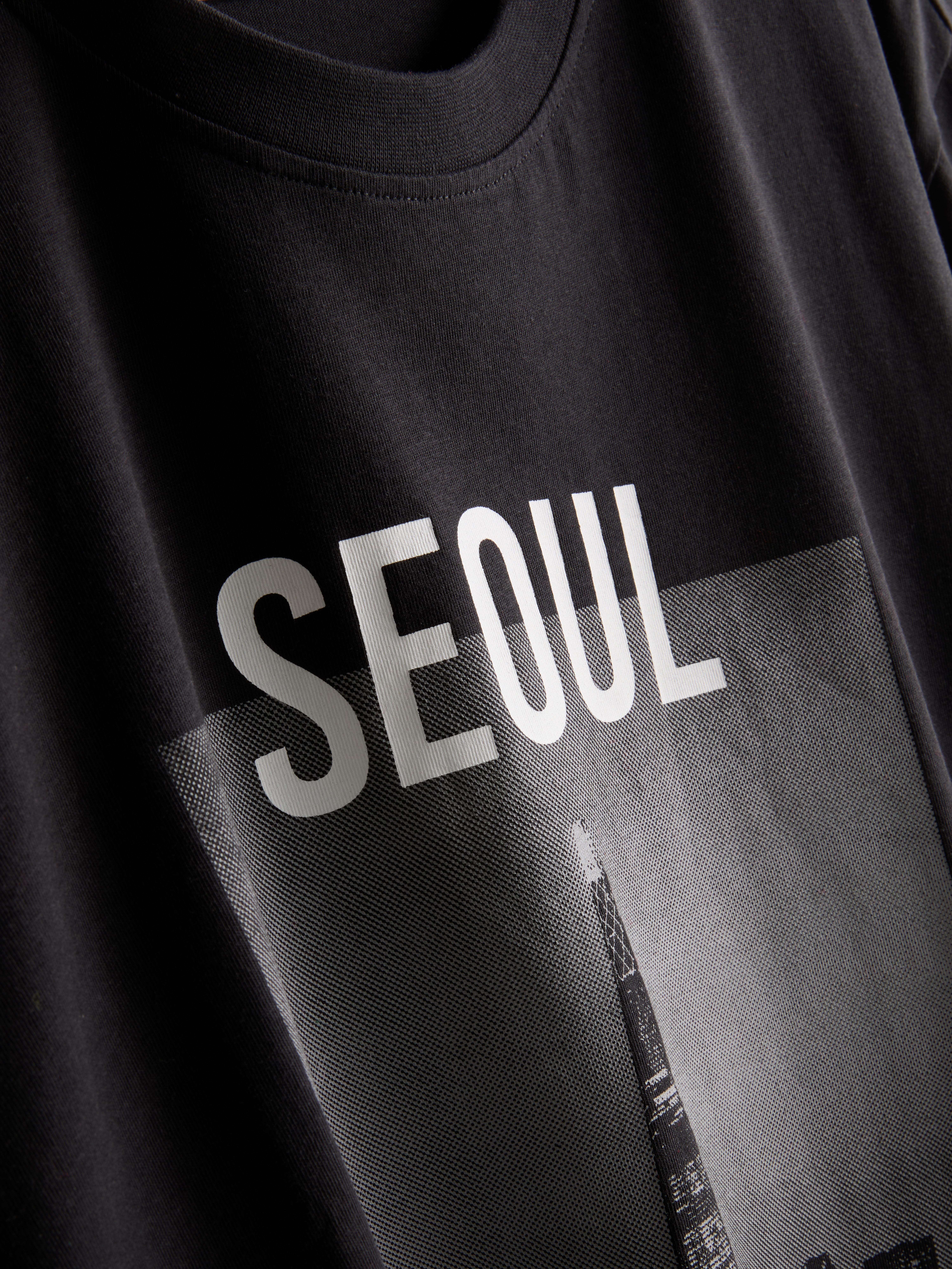 T-shirt manga curta gráfico Seoul