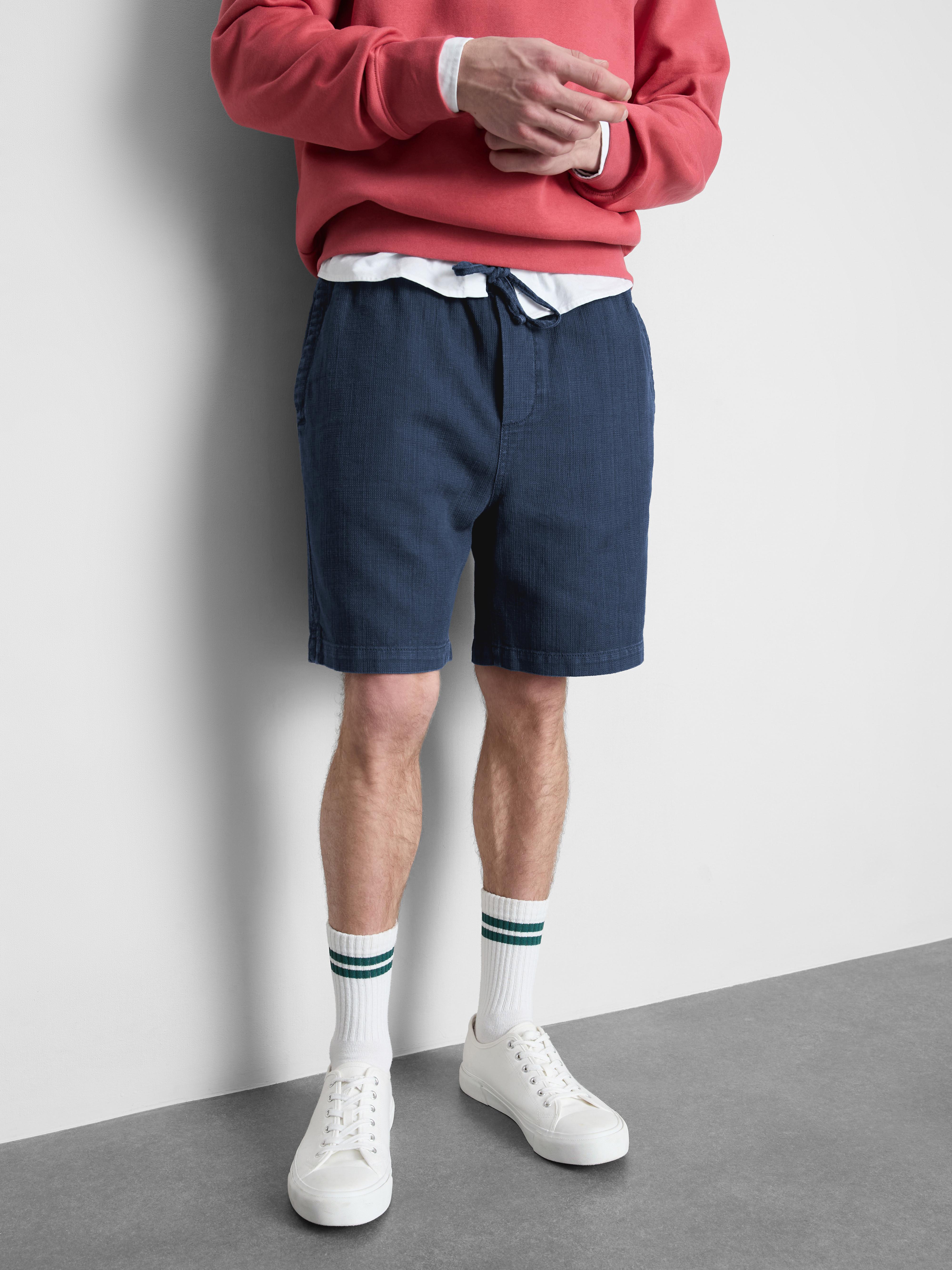 Šortky se stahovací šňůrkou a texturou