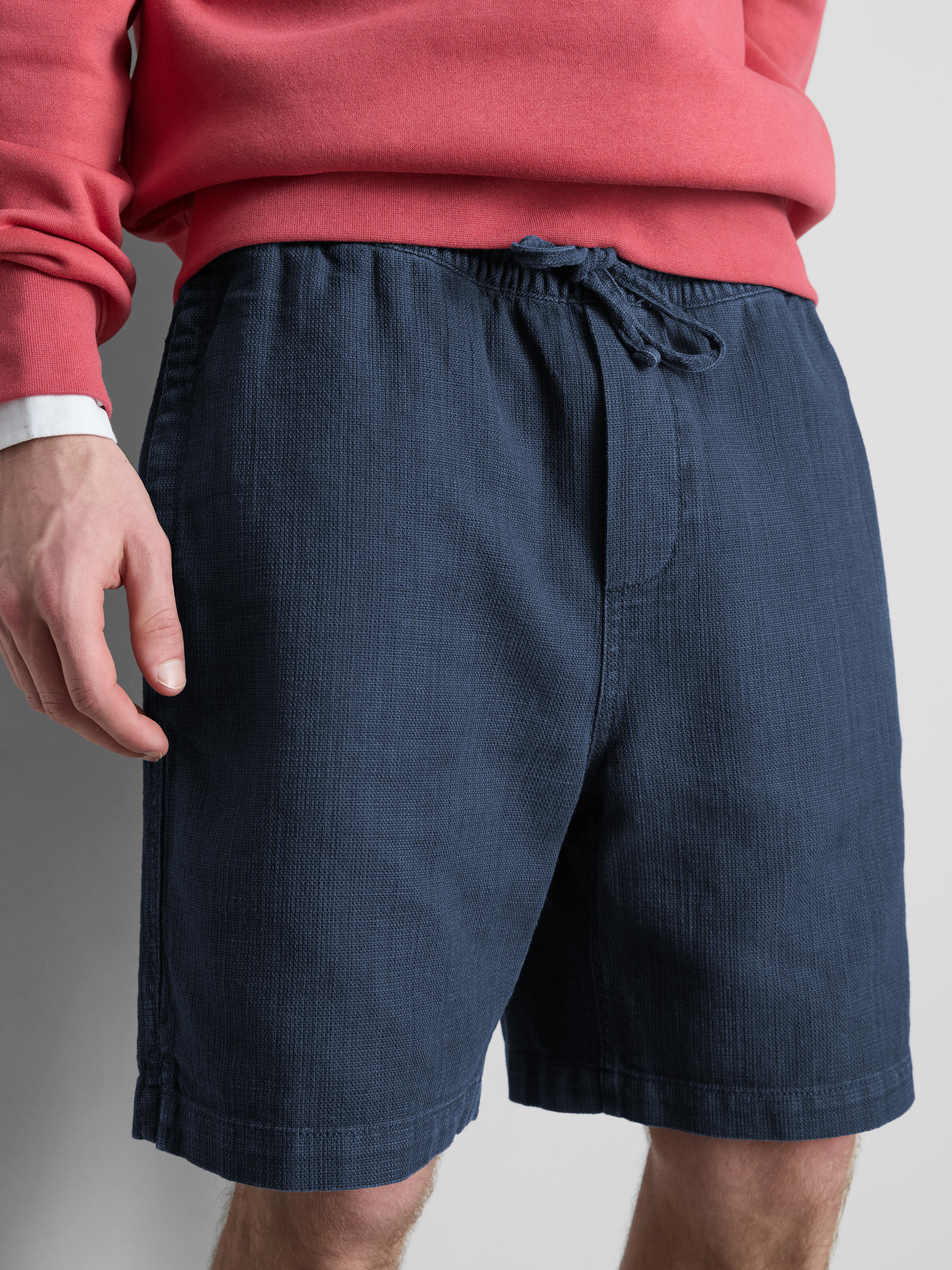 Šortky se stahovací šňůrkou a texturou