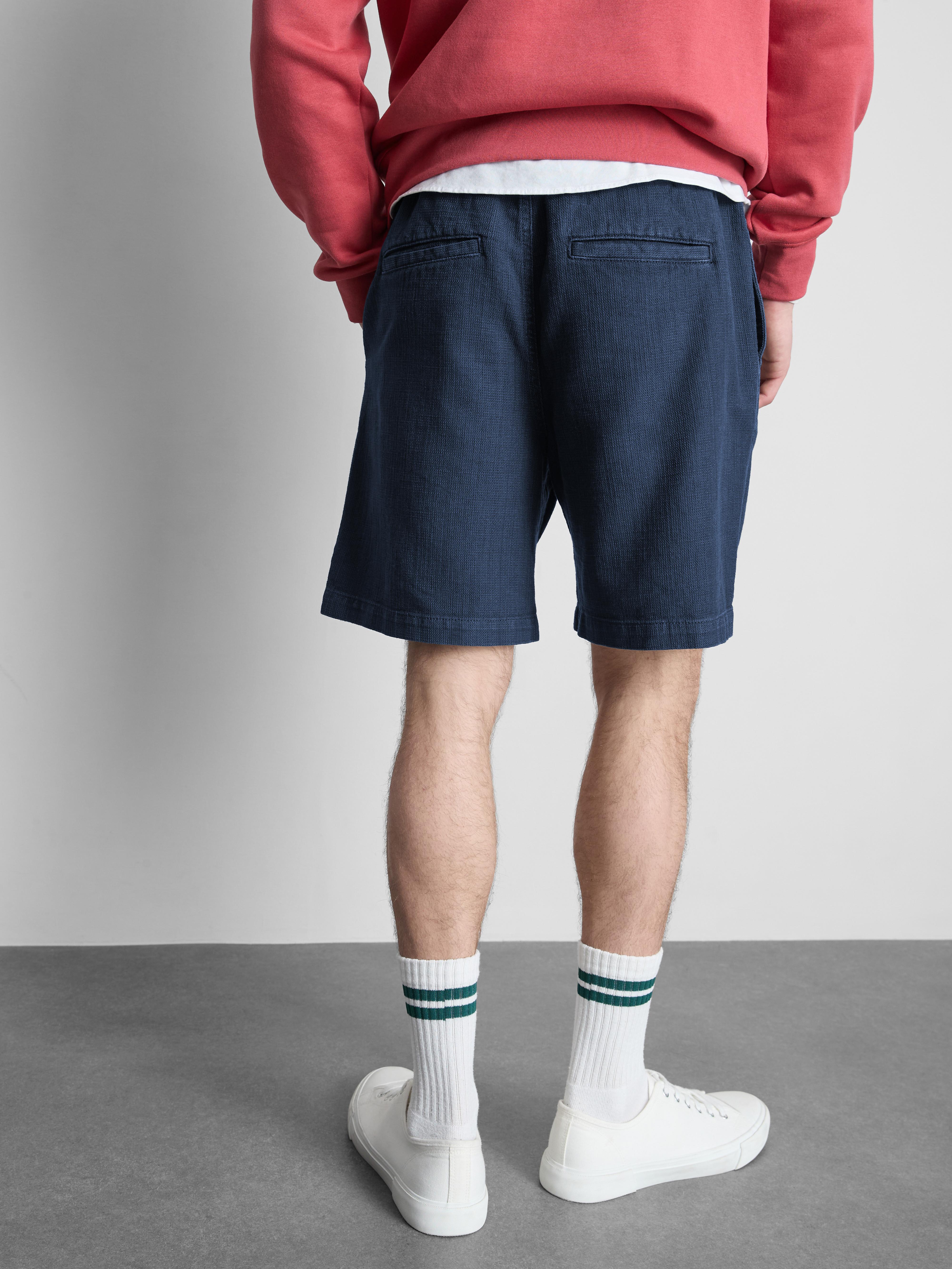 Šortky se stahovací šňůrkou a texturou