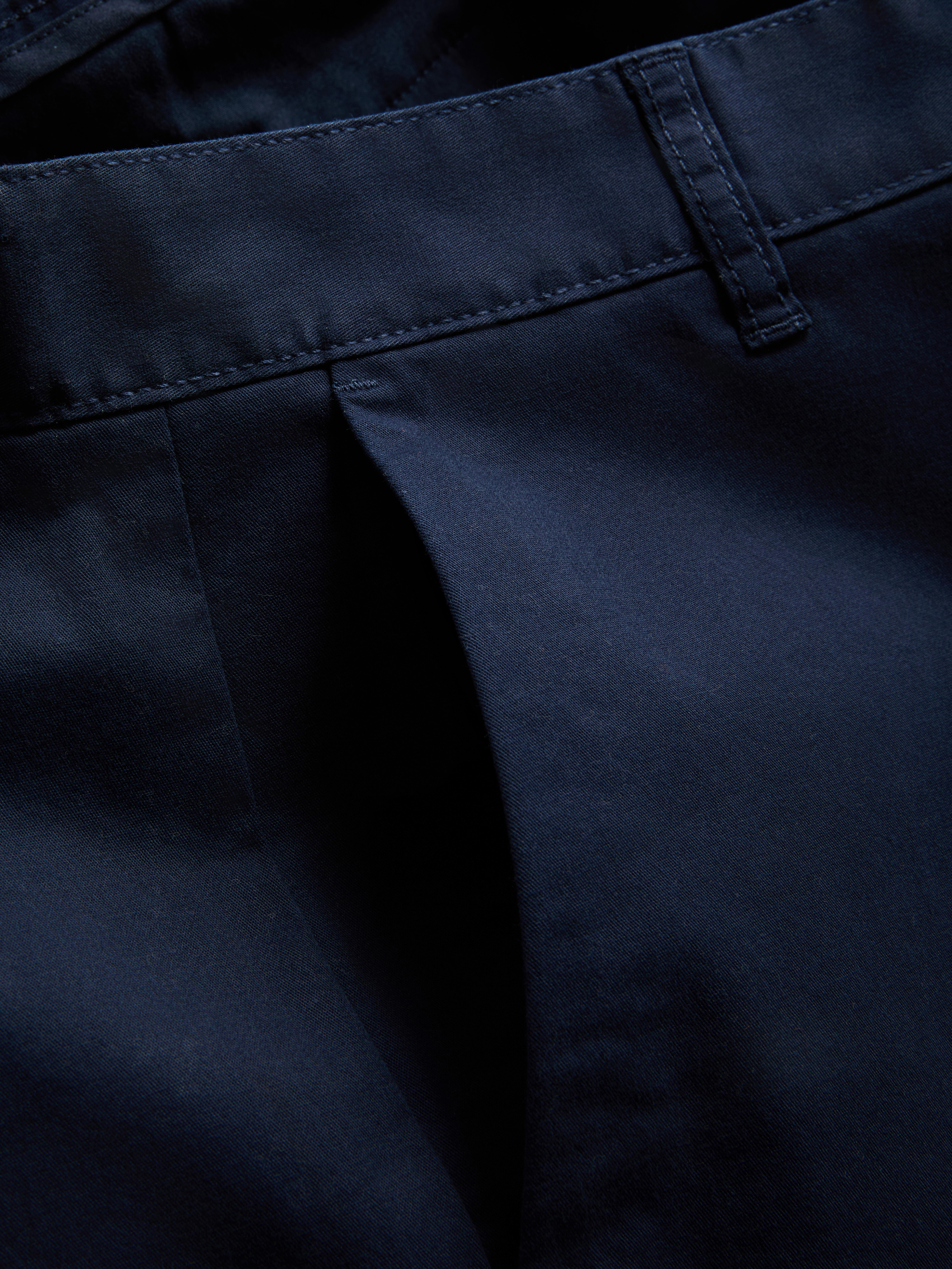 Strečové chino šortky