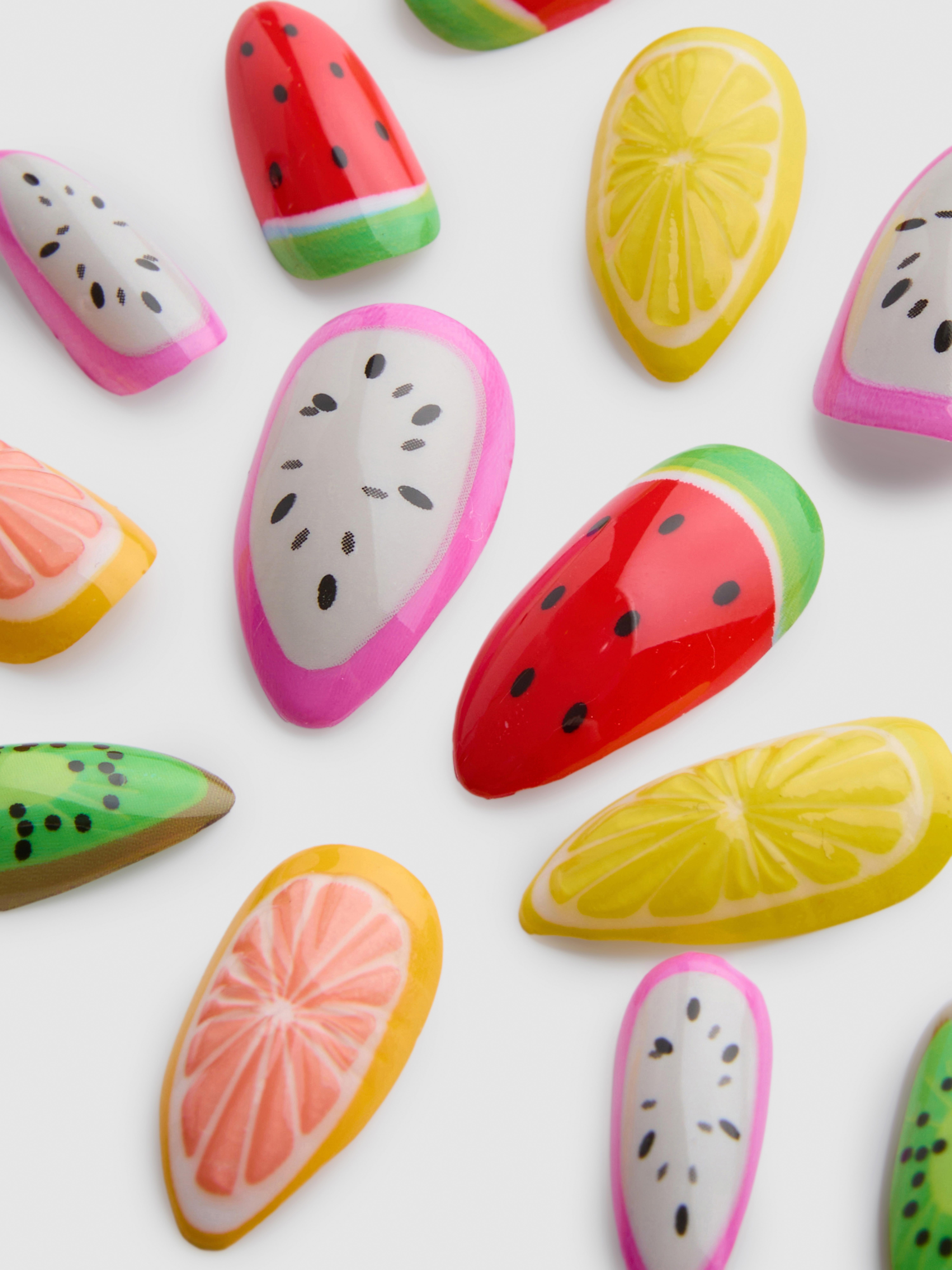 PS... Puntige glanzende kunstnagels met fruitprint