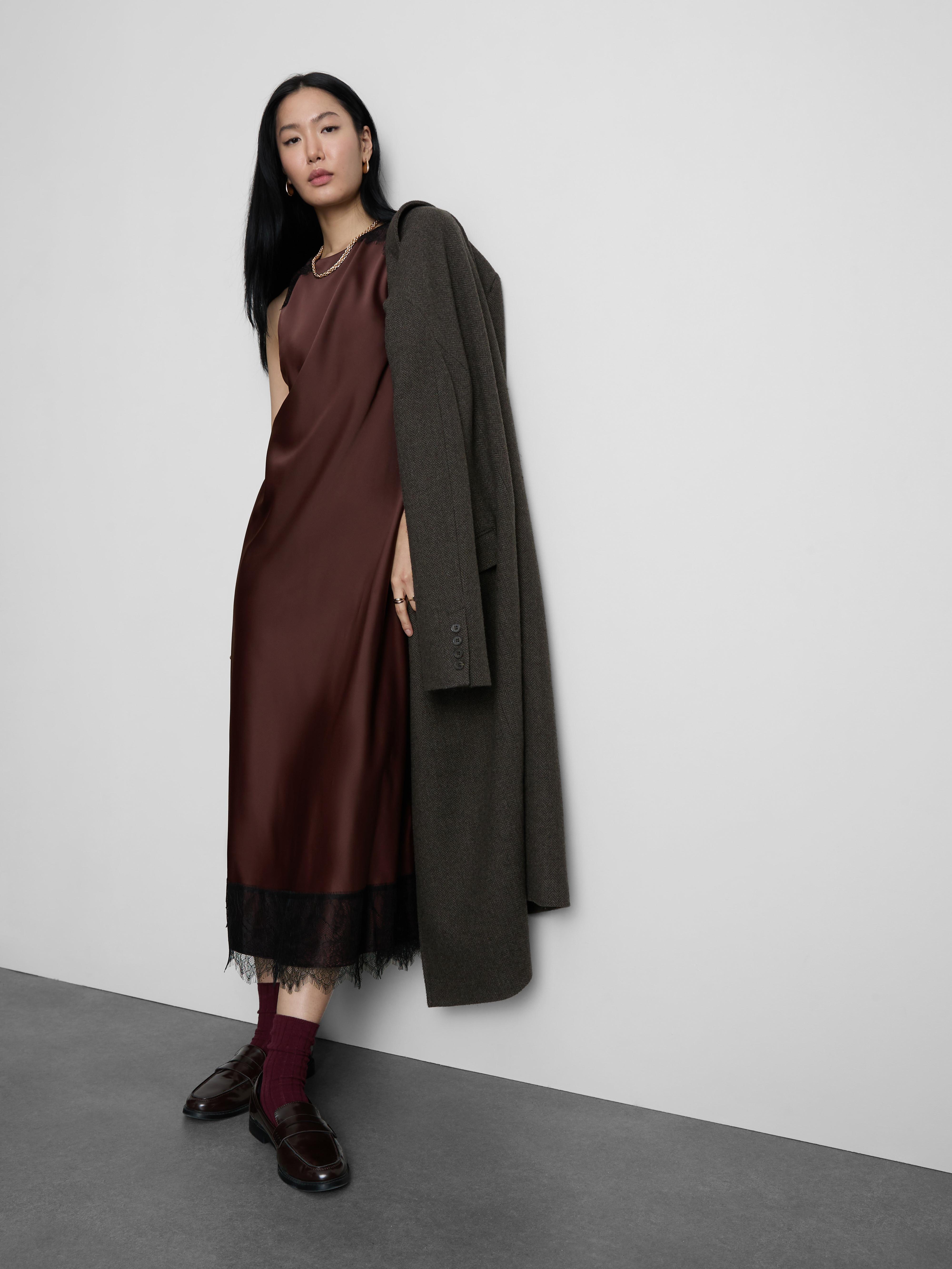 Rochie maxi din satin fără mâneci The Edit