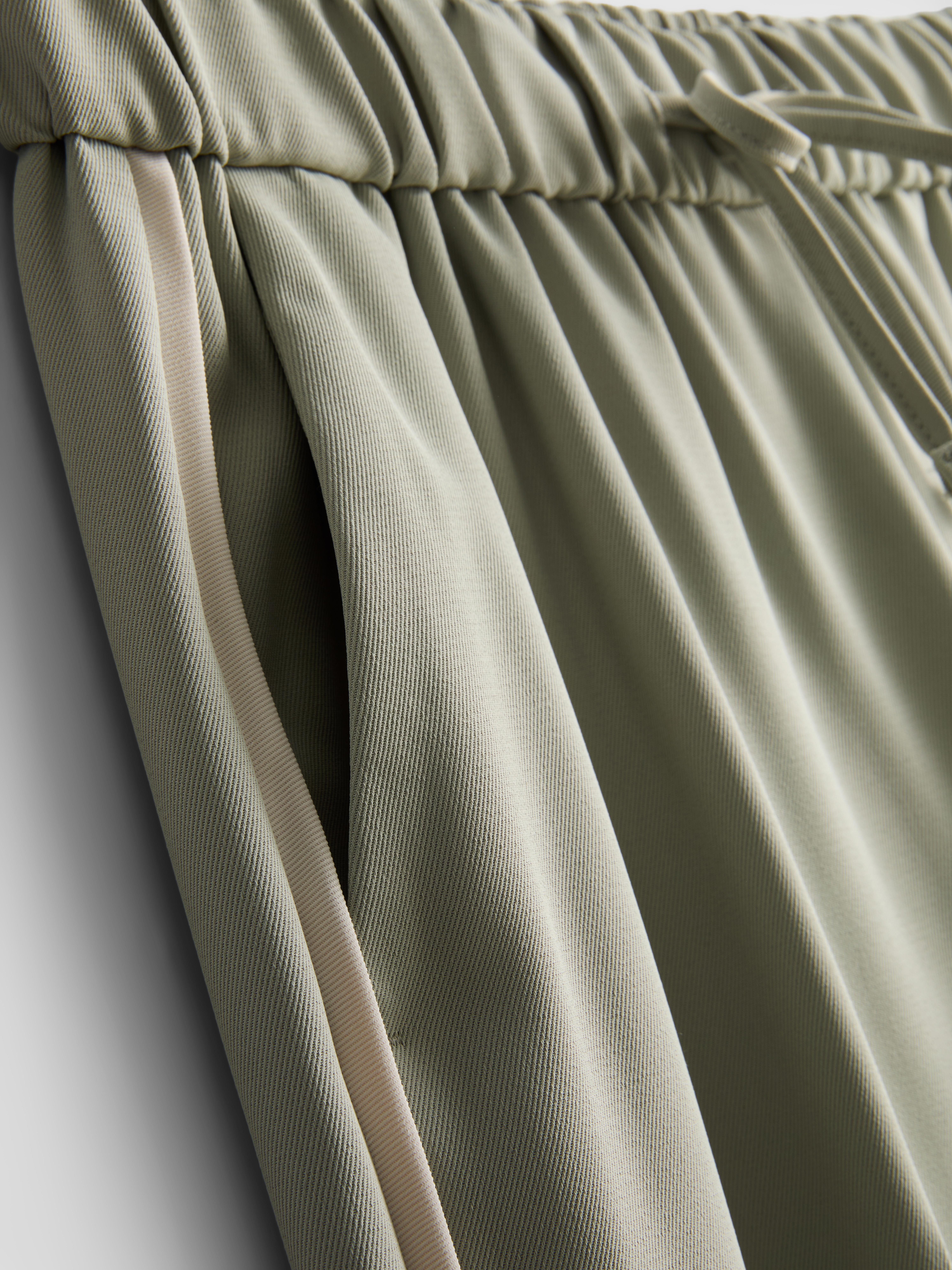 Women's Light Green Wide-Leg Side-Stripe Pants