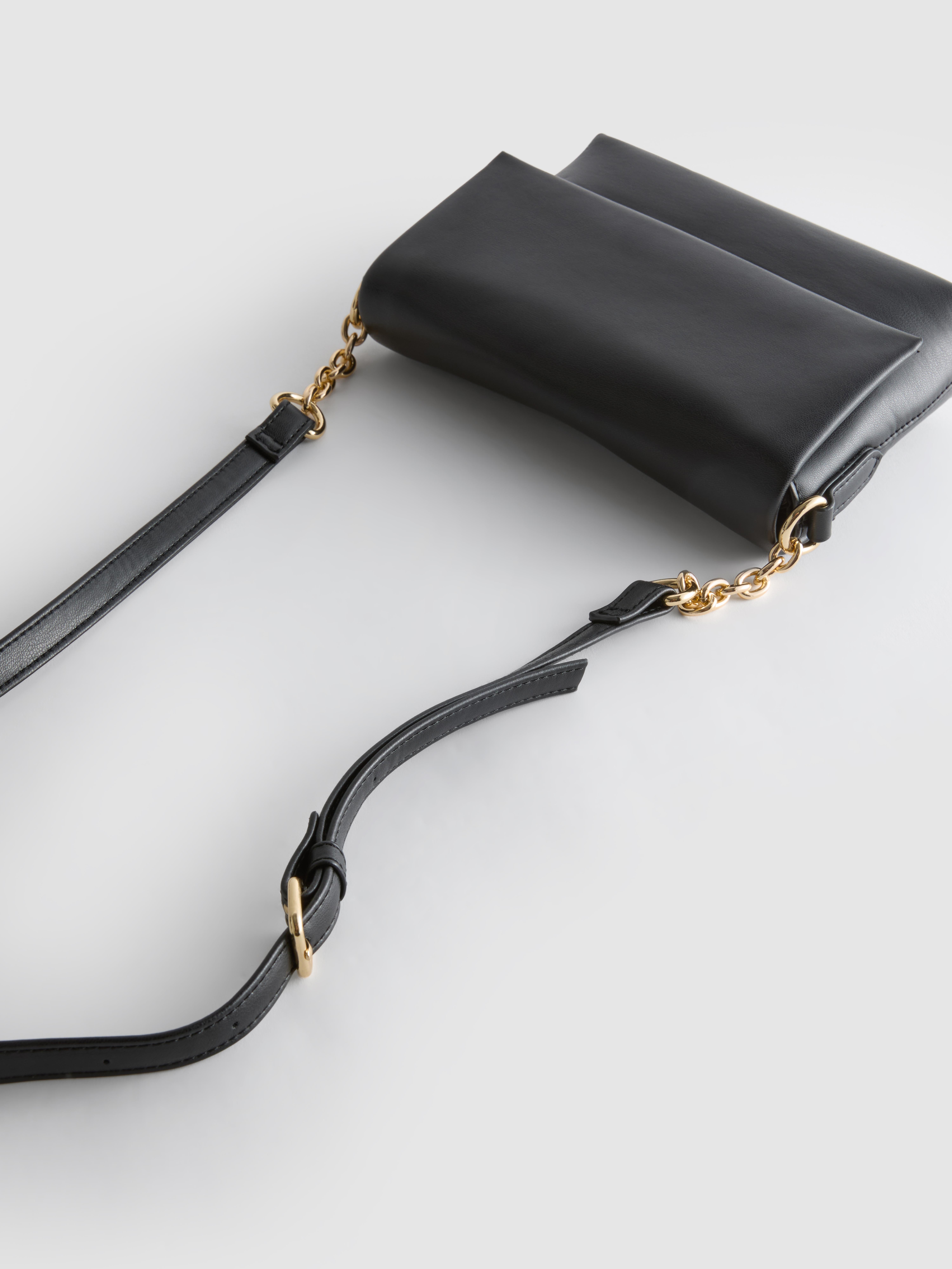 Women's Black Flapover Crossbody Purse