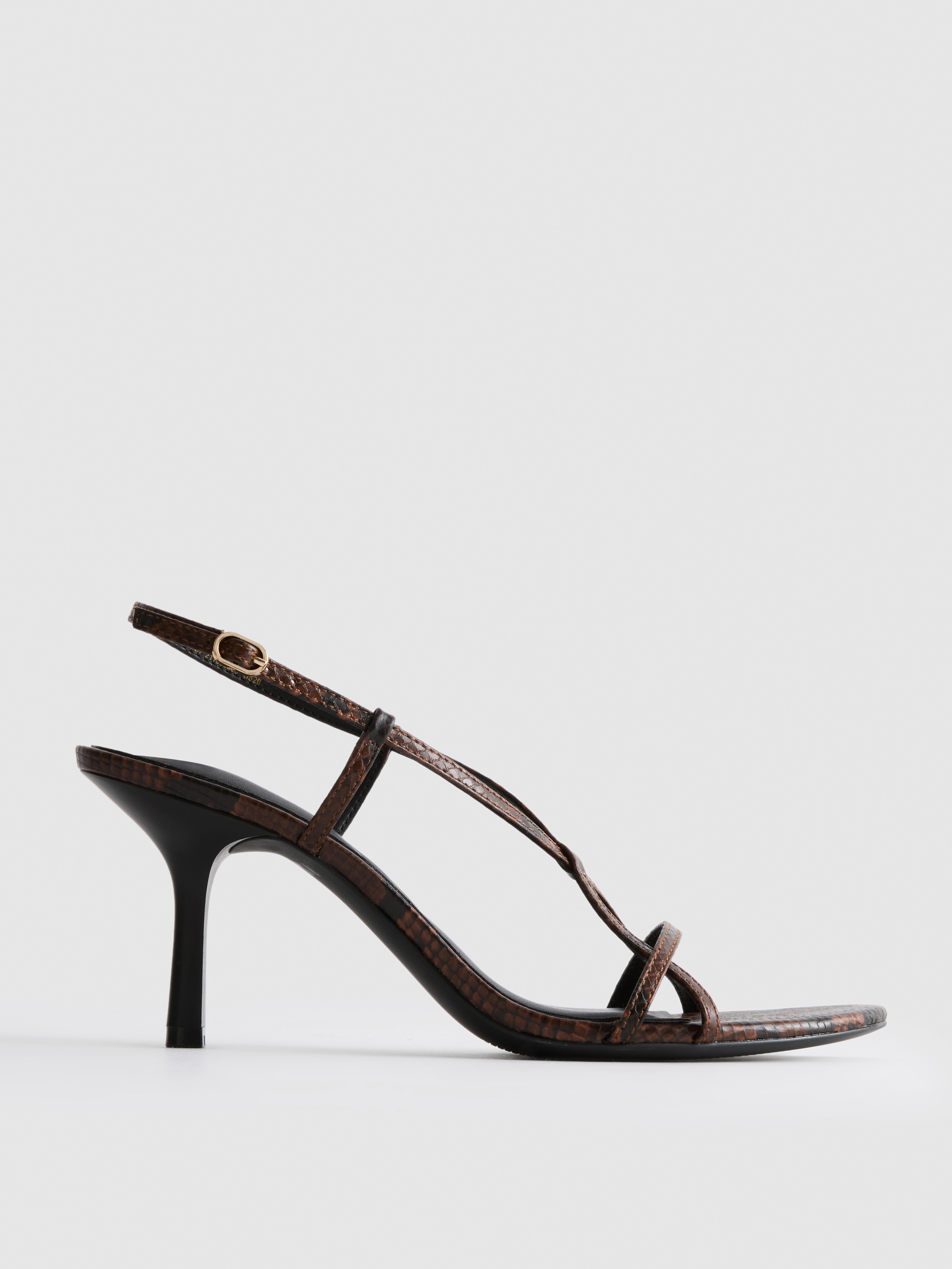 Sandalen met hak en bandjes