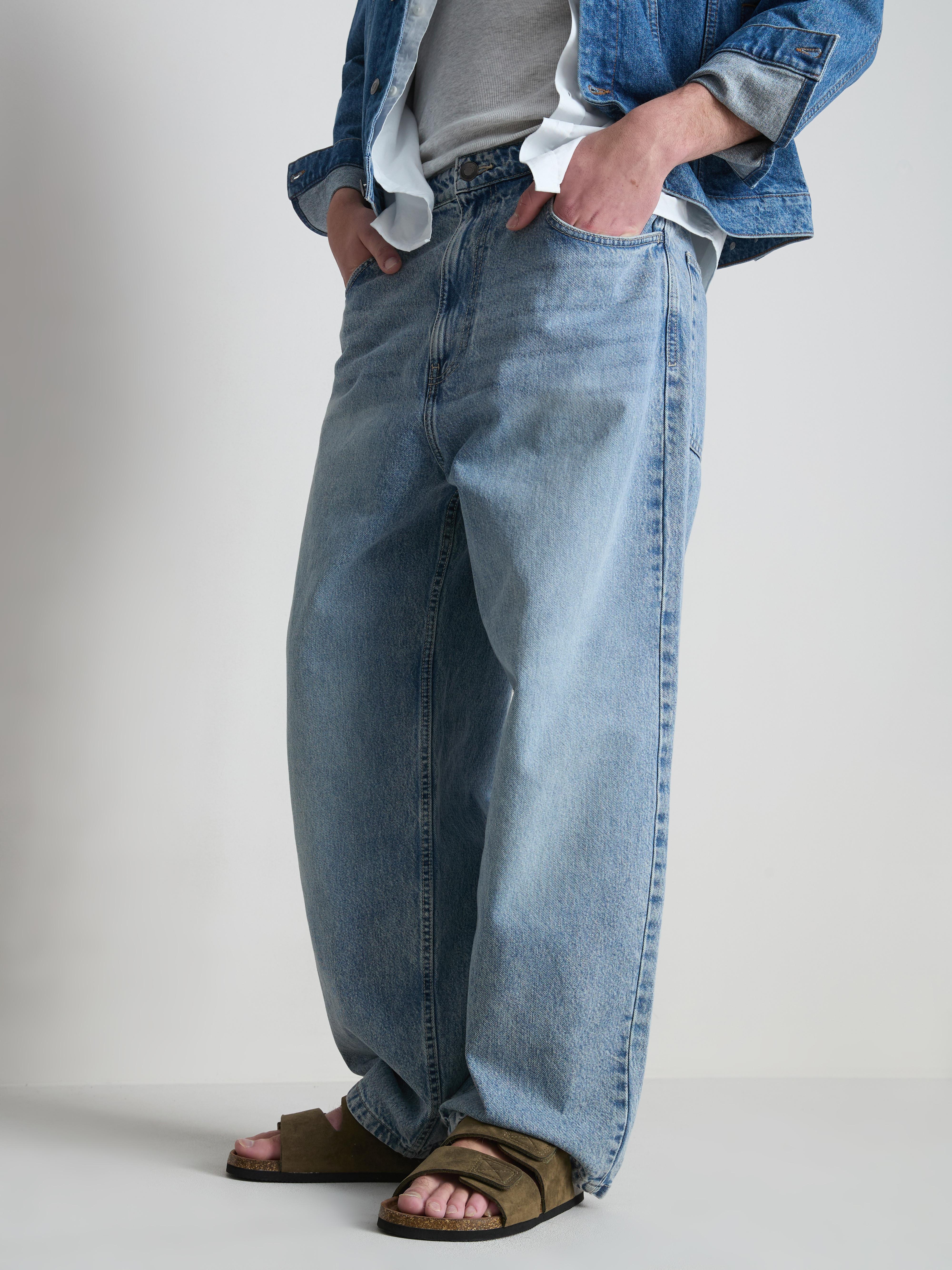 Mid-Rise Baggy Jeans